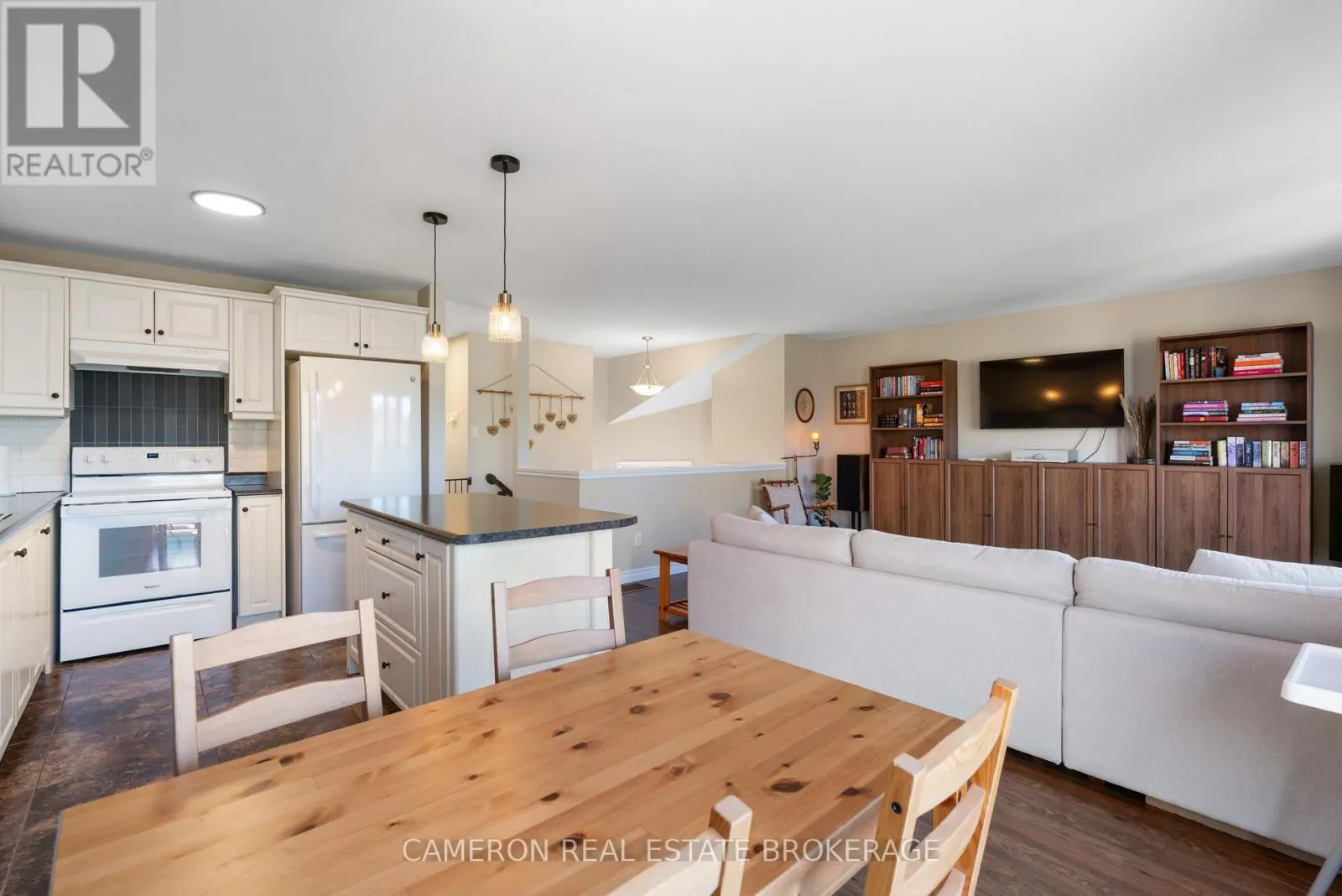 55 FORESTDALE CRESCENT