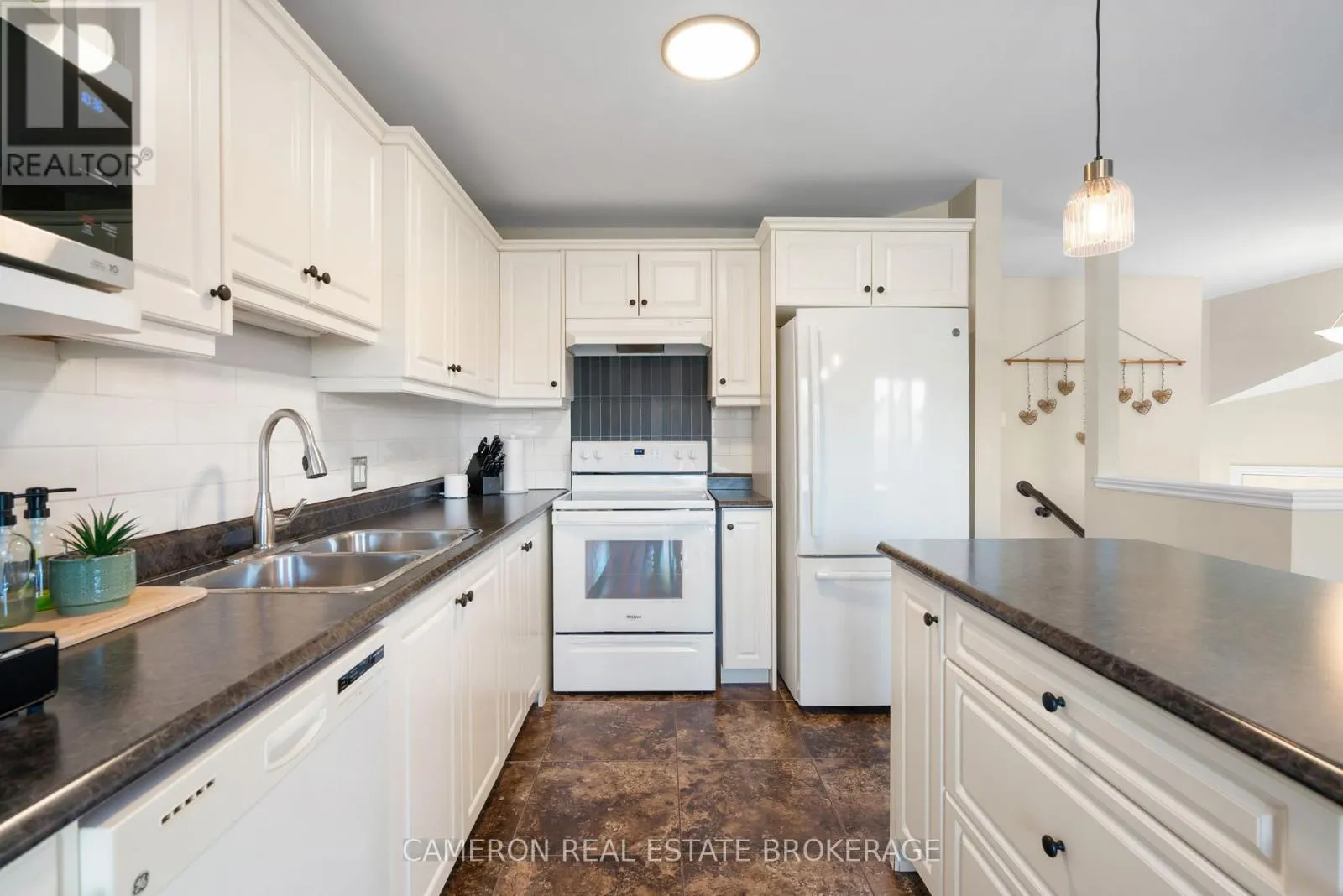 55 FORESTDALE CRESCENT