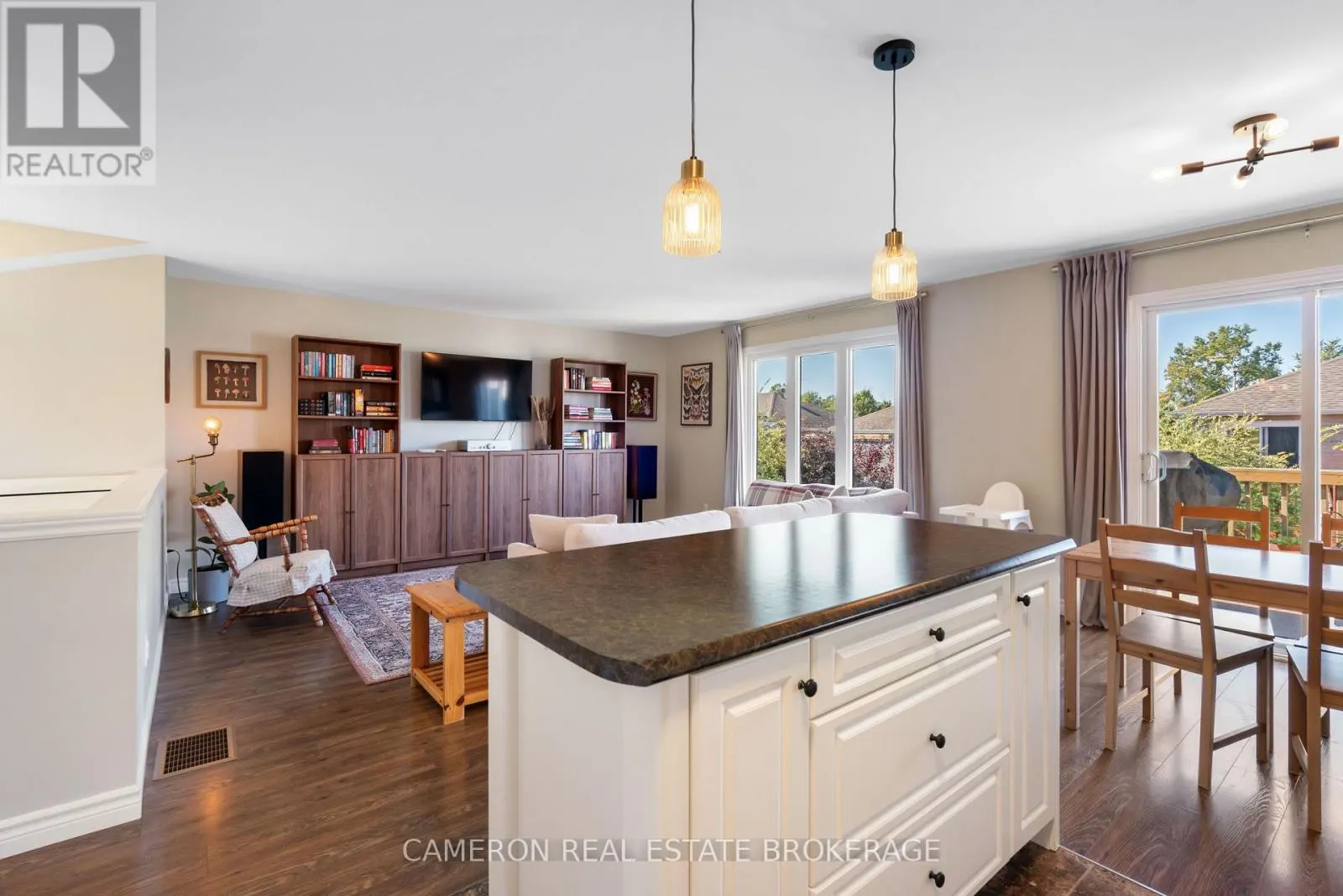 55 FORESTDALE CRESCENT