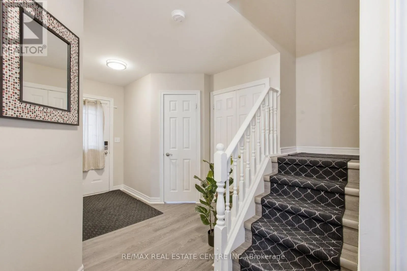 801 HUNTERS GATE CRESCENT