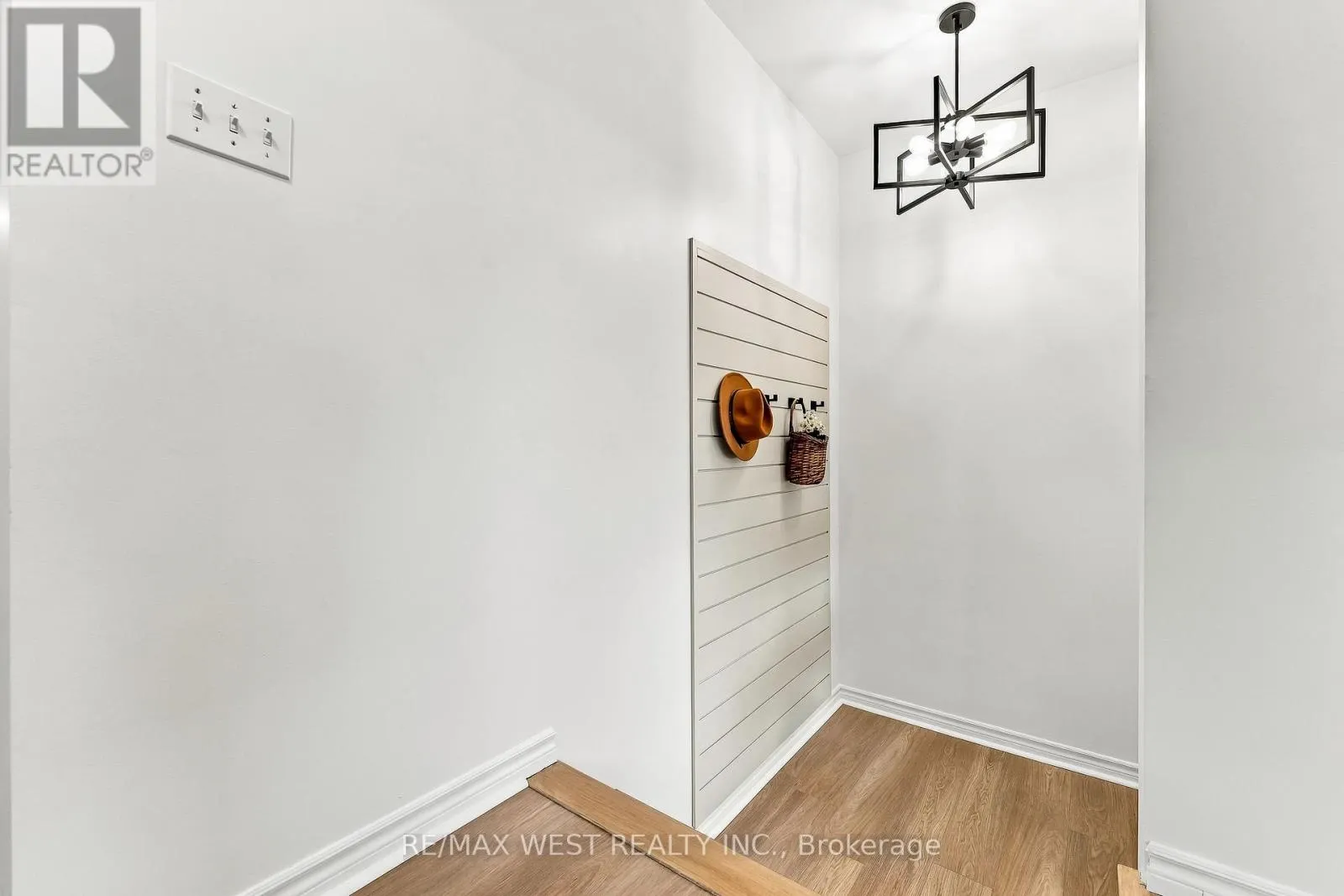 1271 FRANKLIN DRIVE