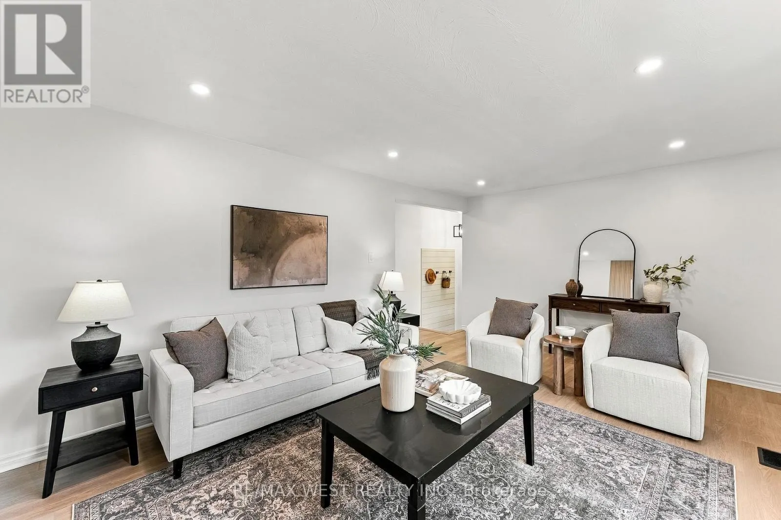 1271 FRANKLIN DRIVE