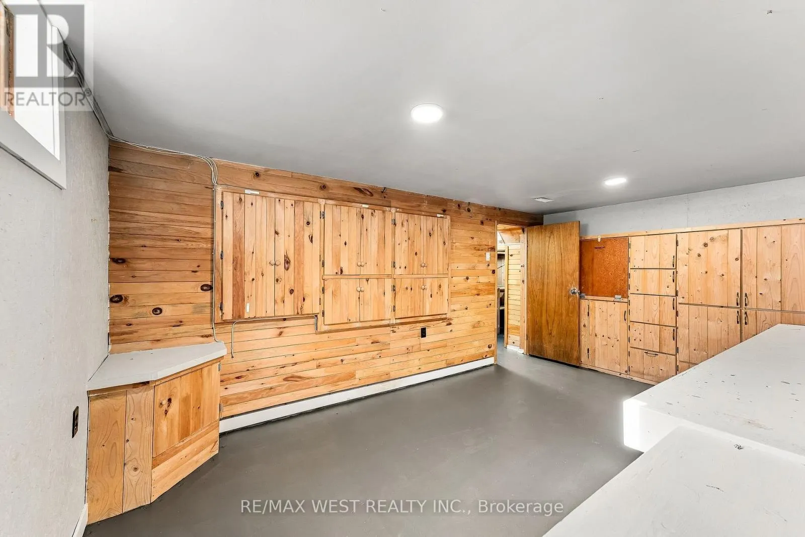 1271 FRANKLIN DRIVE