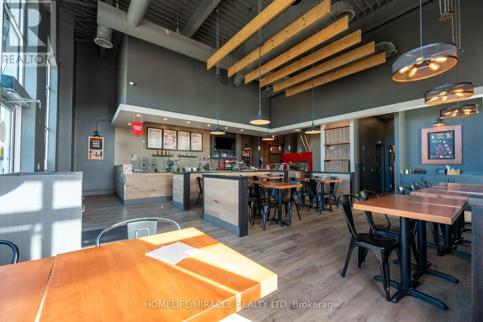 5 - 1025 ELGIN STREET W