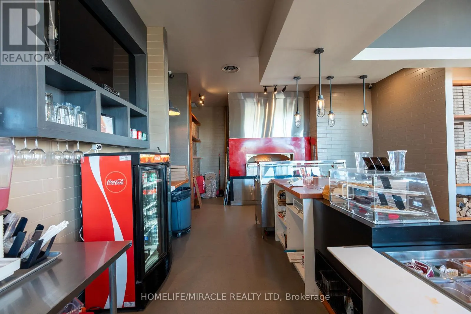 5 - 1025 ELGIN STREET W