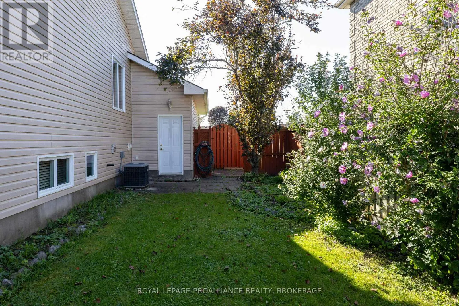 662 MILLBROOK CRESCENT