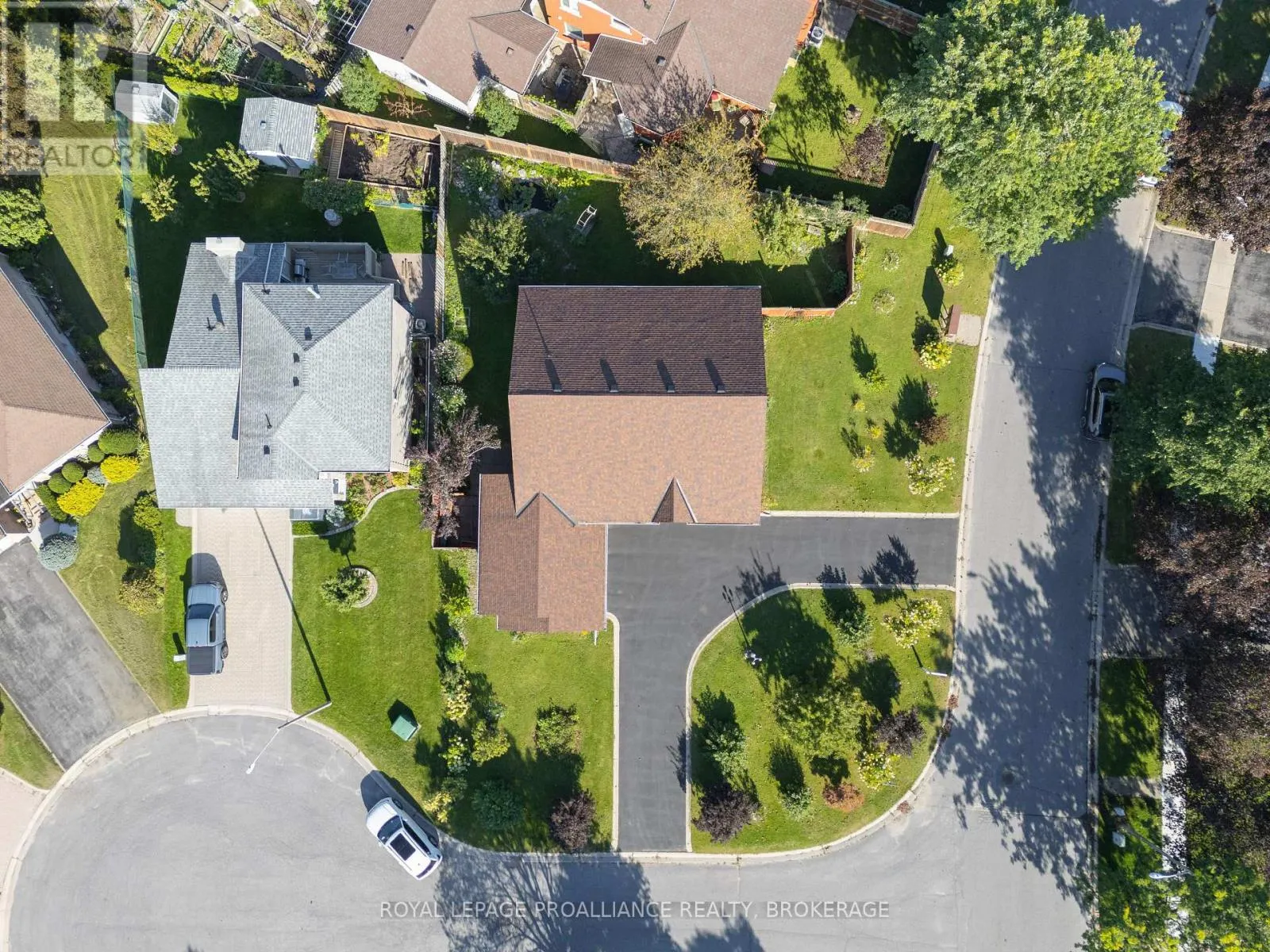 662 MILLBROOK CRESCENT