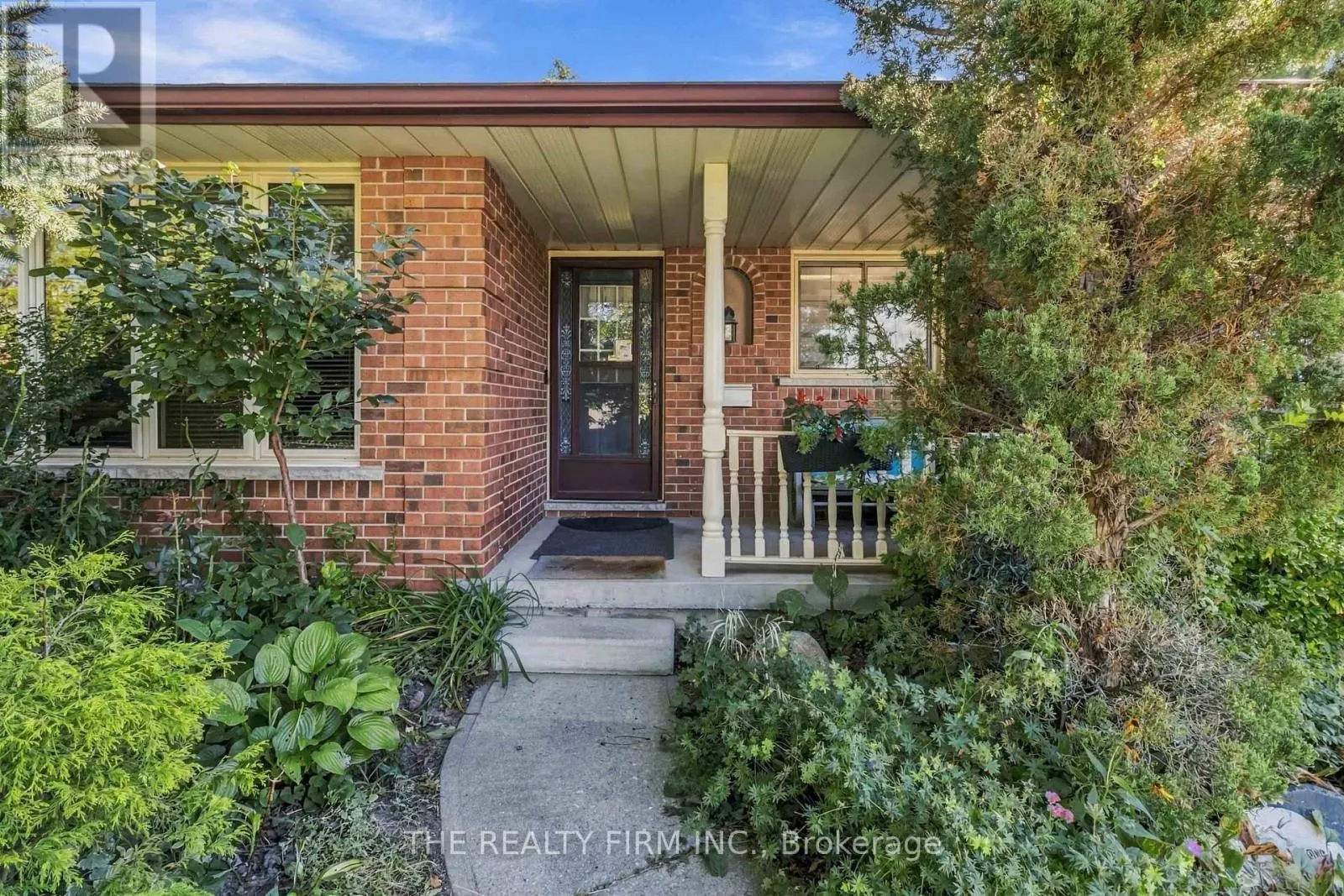 1132 IROQUOIS CRESCENT