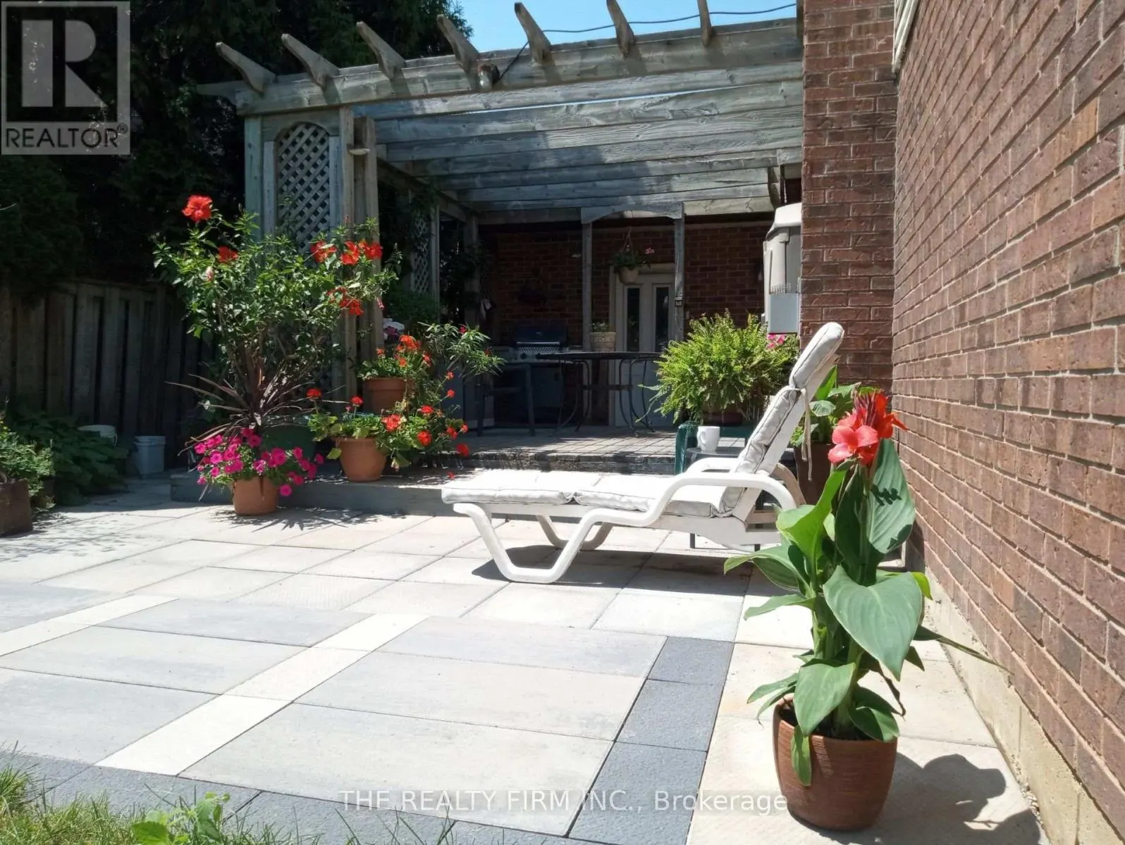 1132 IROQUOIS CRESCENT