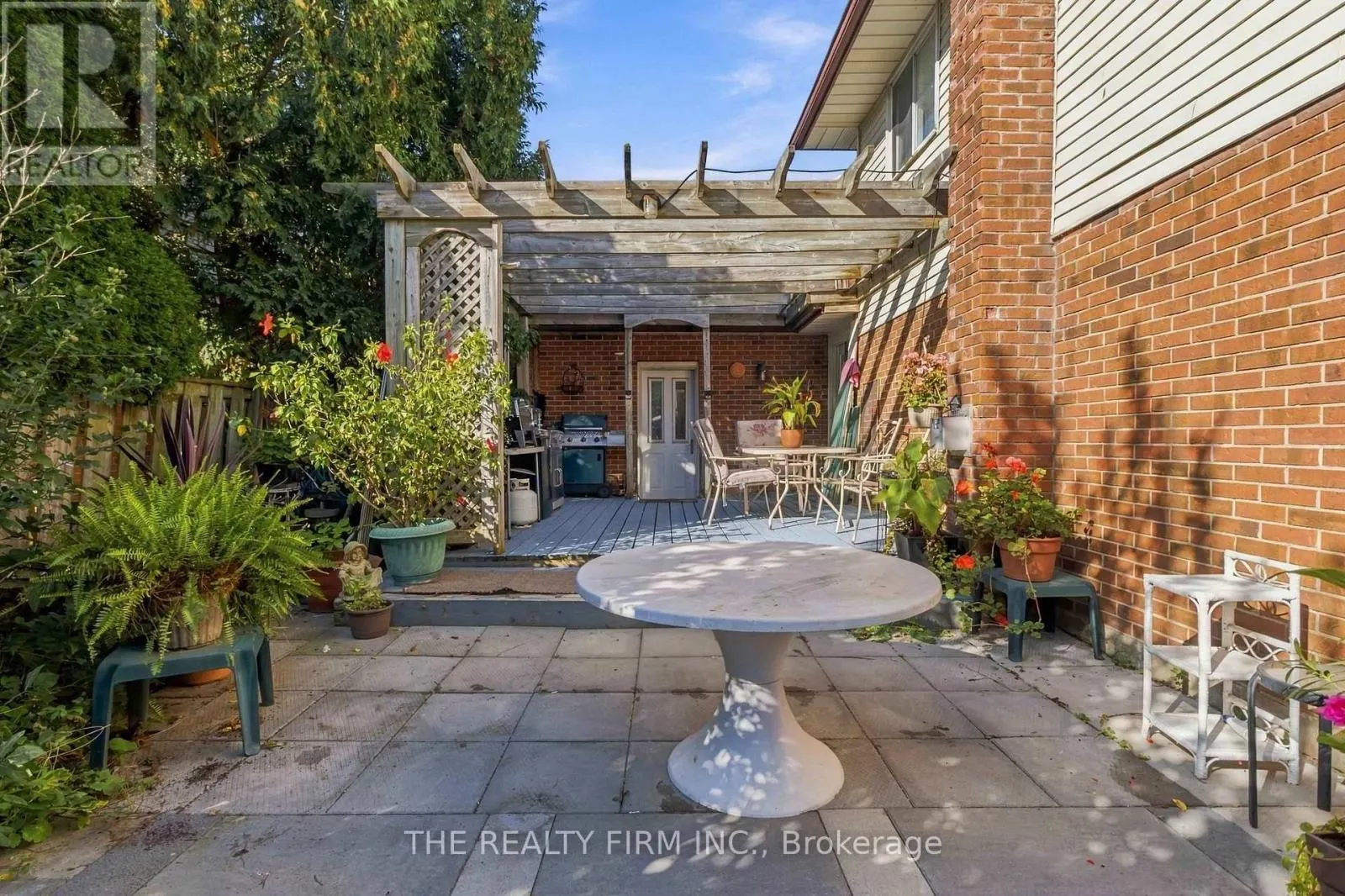 1132 IROQUOIS CRESCENT