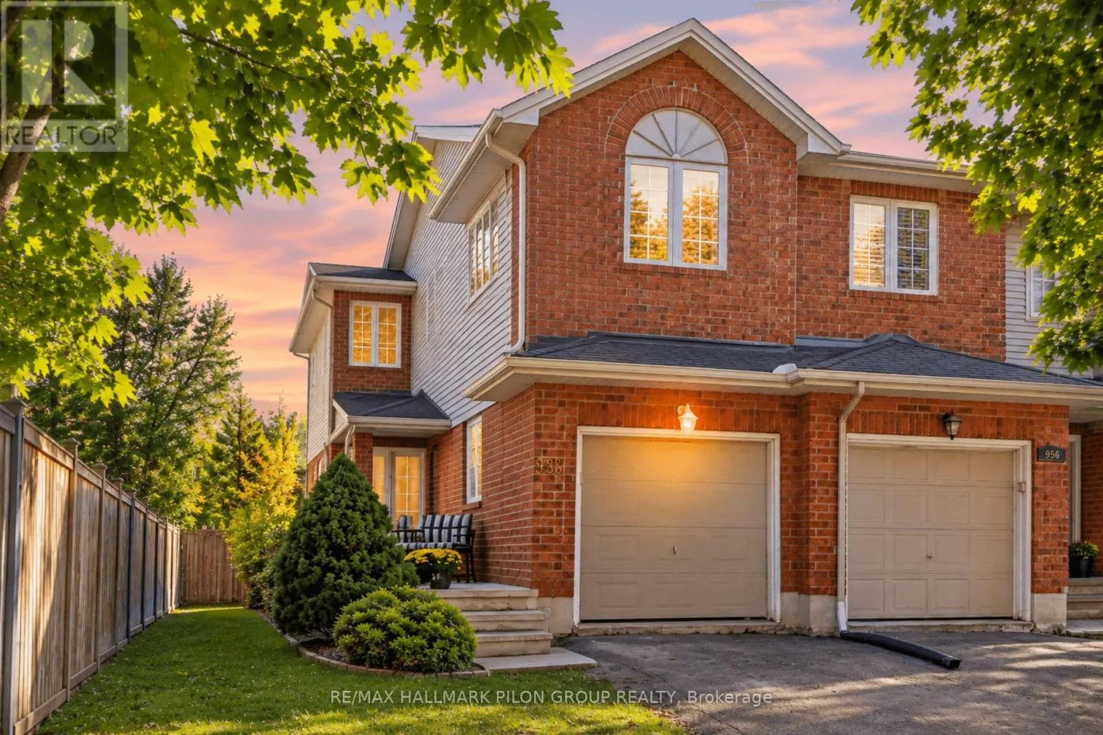 958 MARKWICK CRESCENT