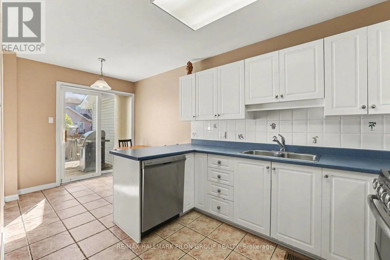 958 MARKWICK CRESCENT