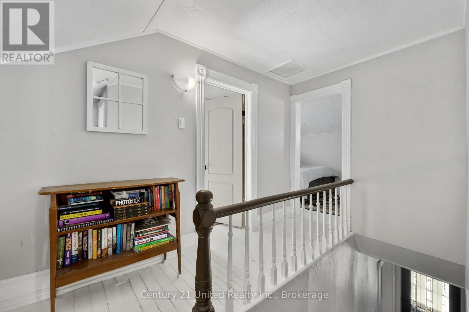 5 GEORGE STREET E