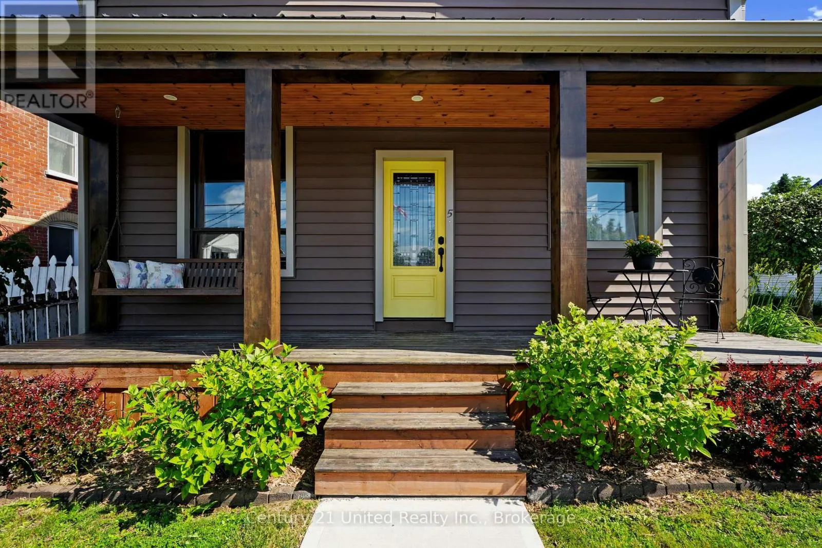 5 GEORGE STREET E