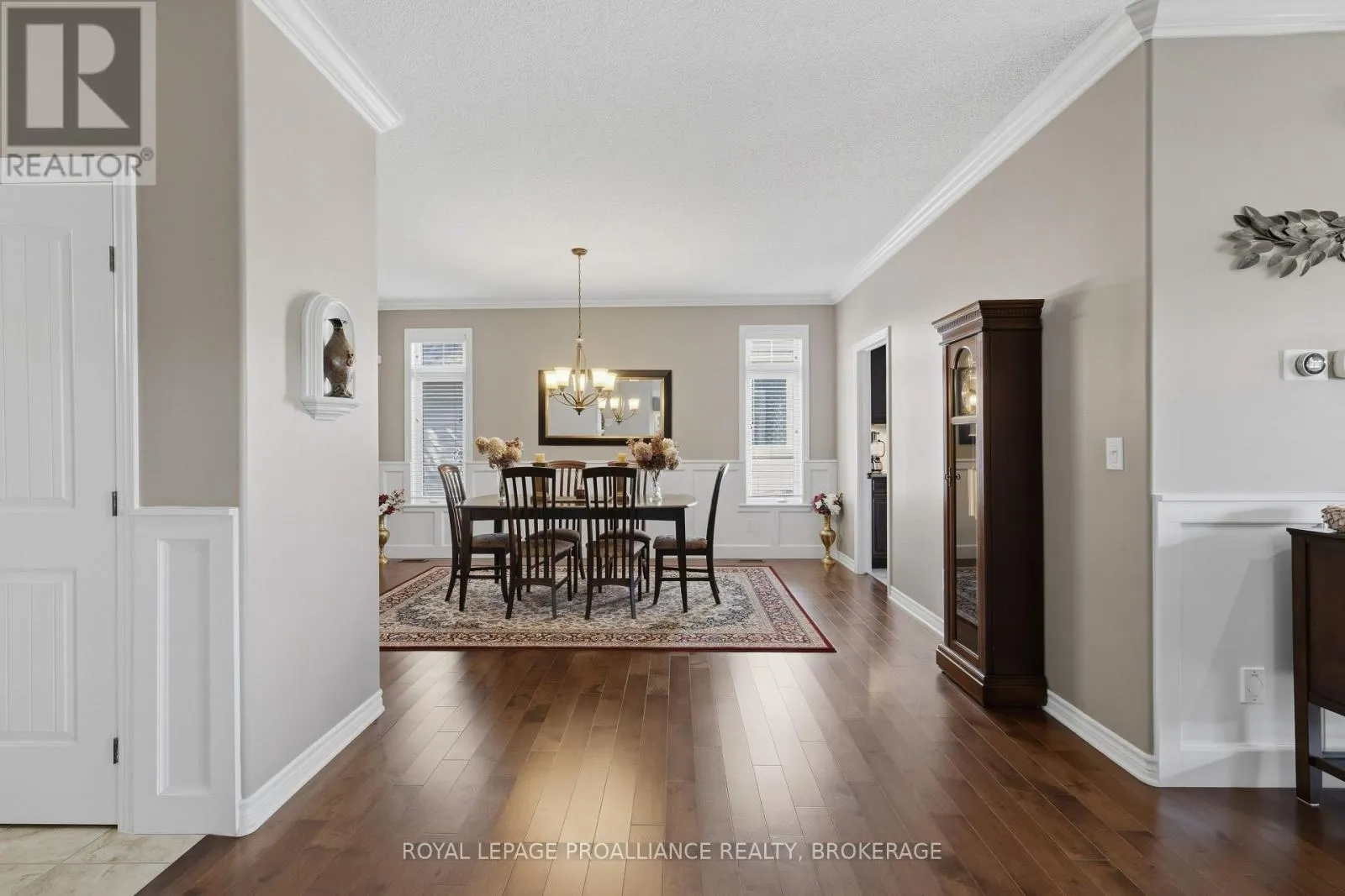 633 FIELDSTONE DRIVE