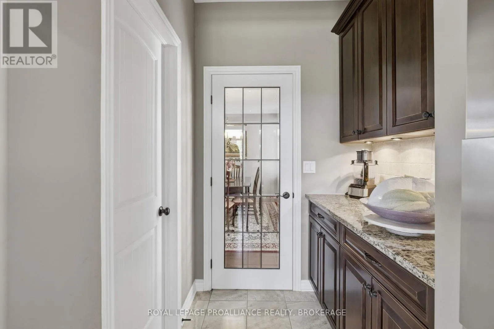633 FIELDSTONE DRIVE
