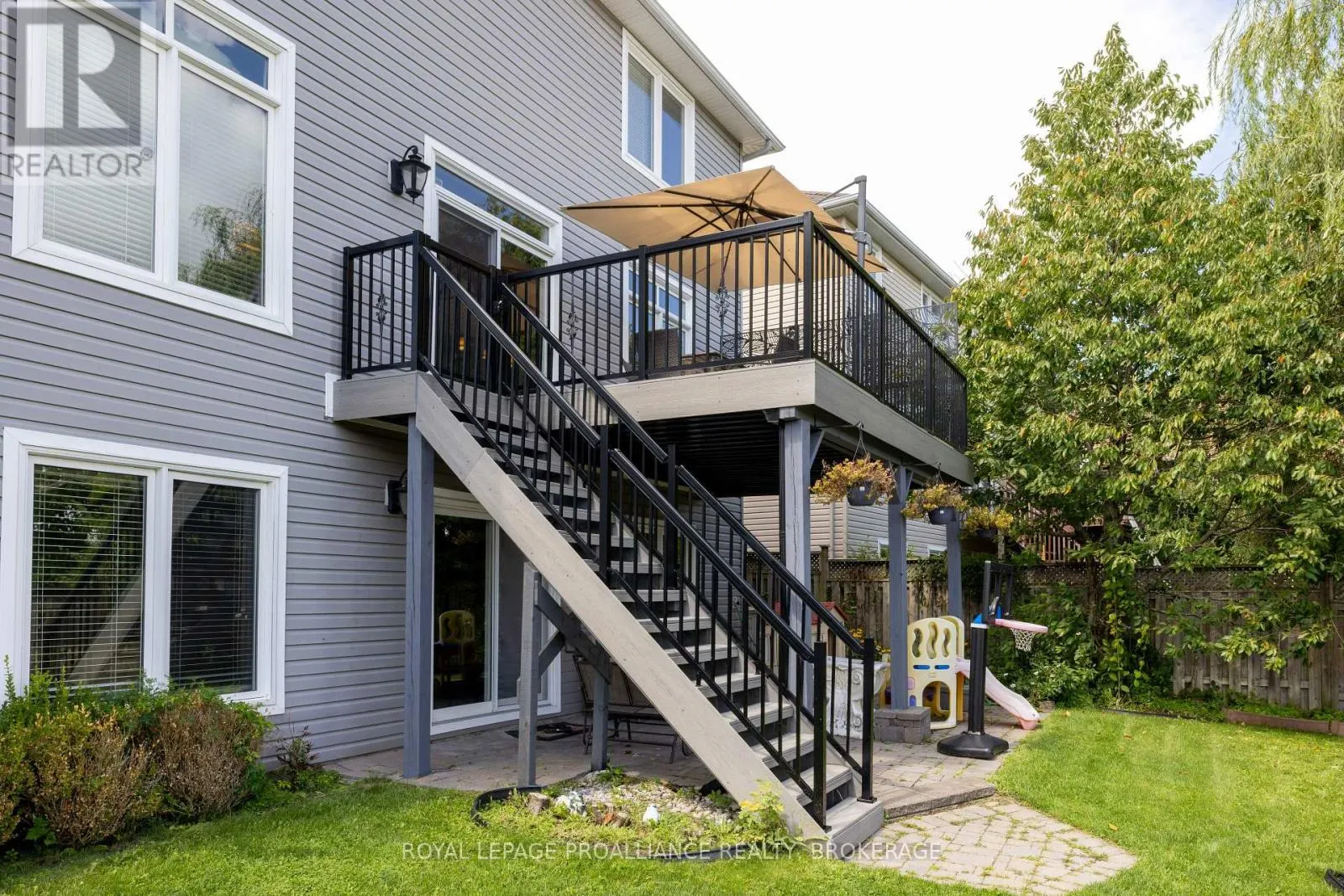 633 FIELDSTONE DRIVE