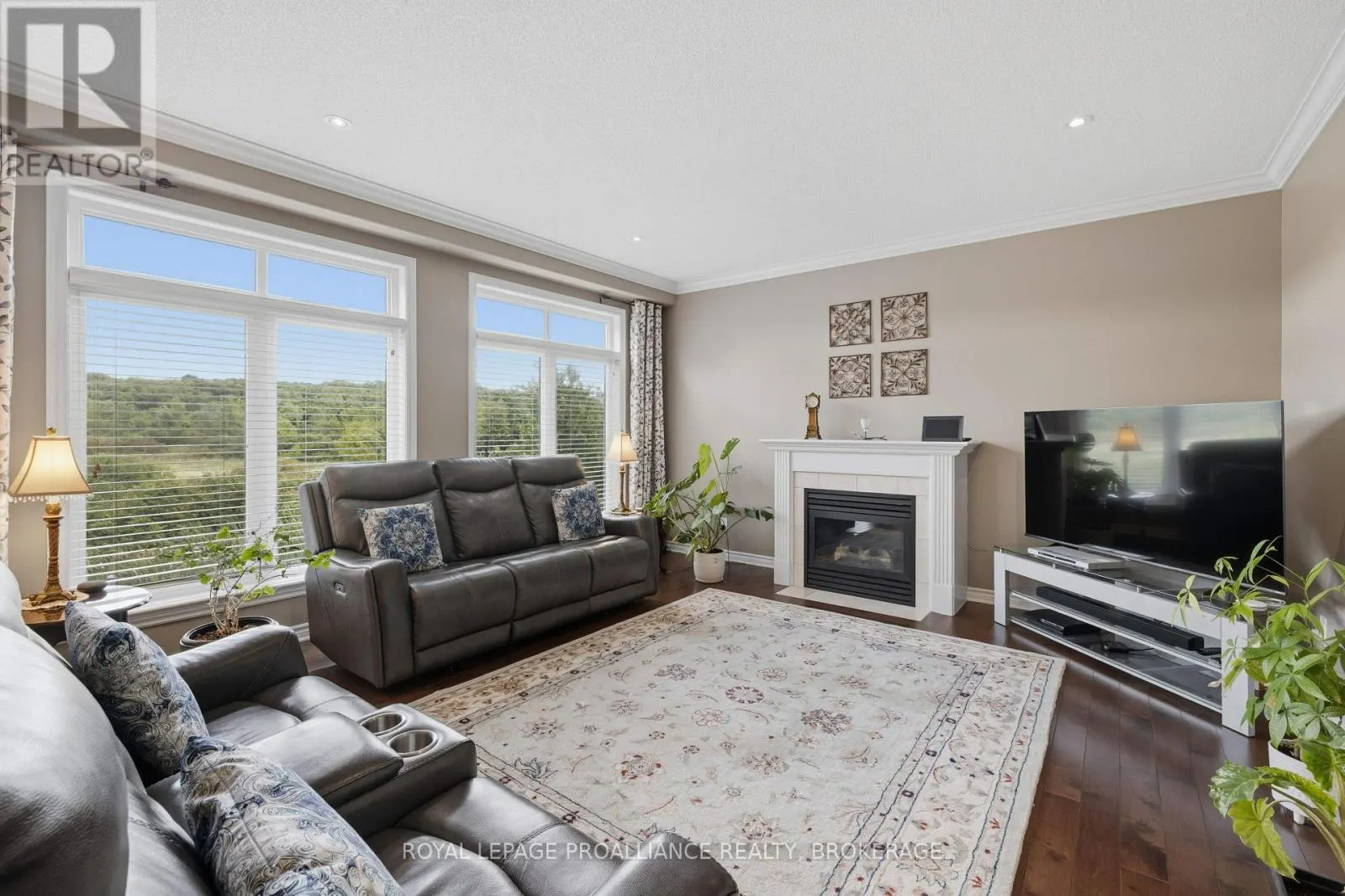 633 FIELDSTONE DRIVE