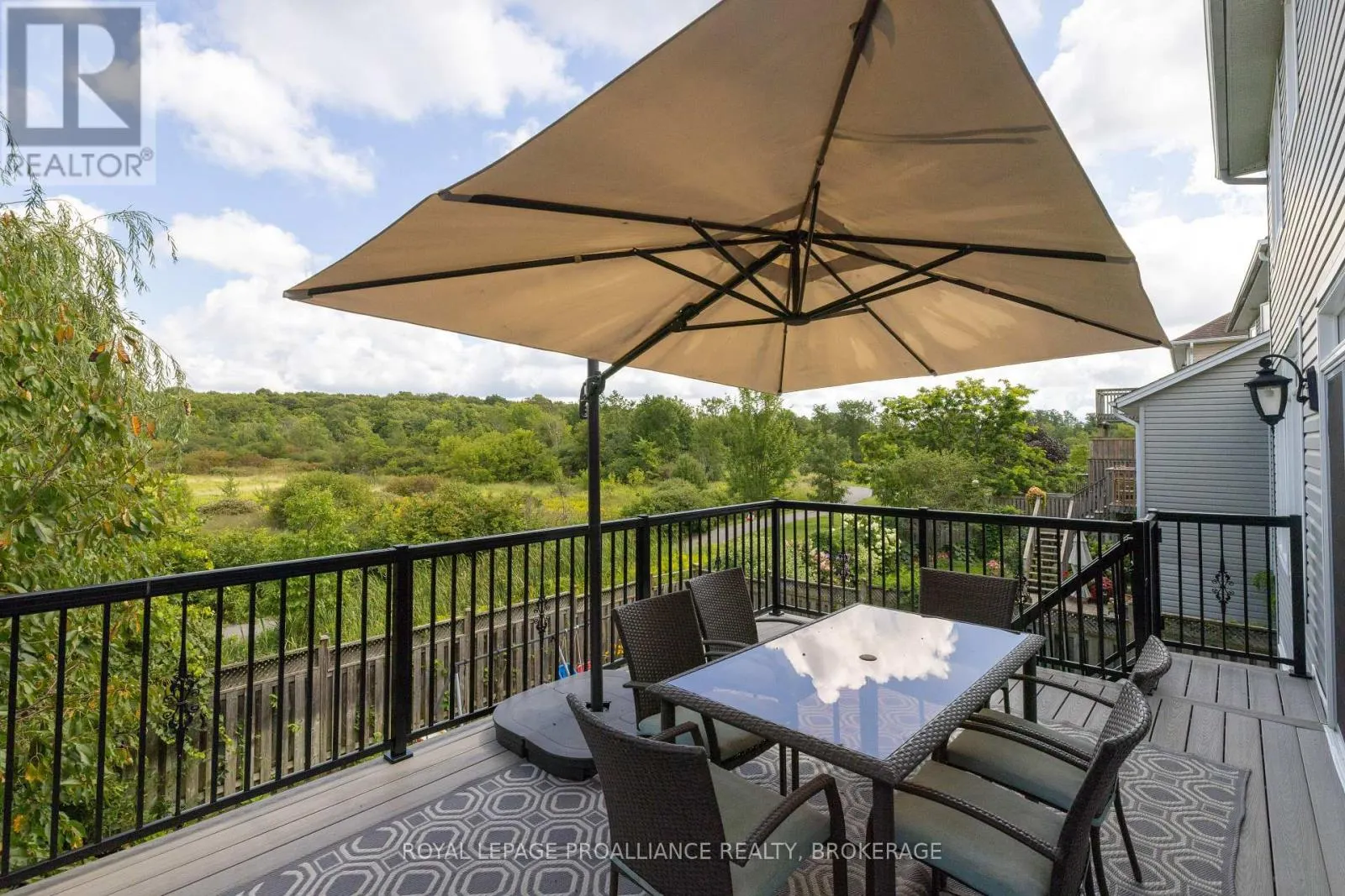 633 FIELDSTONE DRIVE
