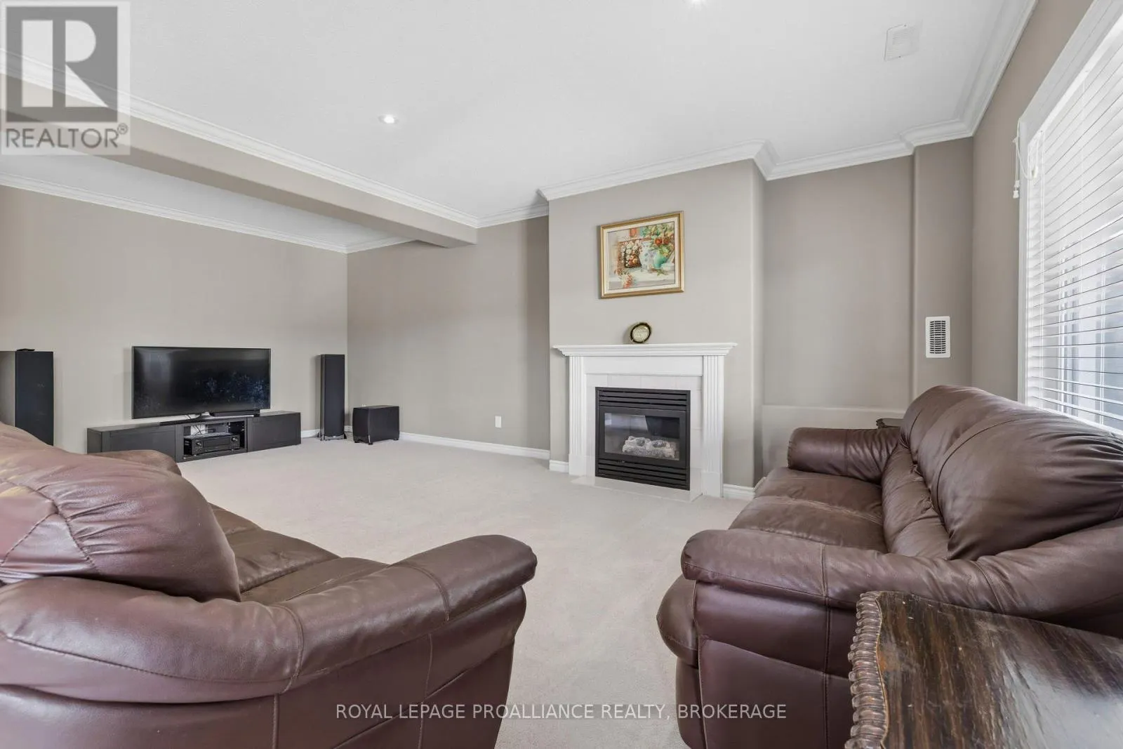 633 FIELDSTONE DRIVE