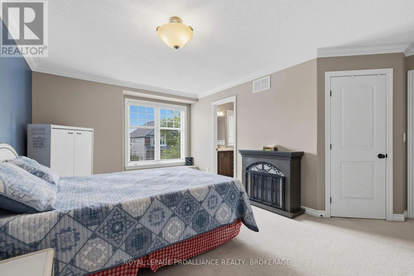 633 FIELDSTONE DRIVE