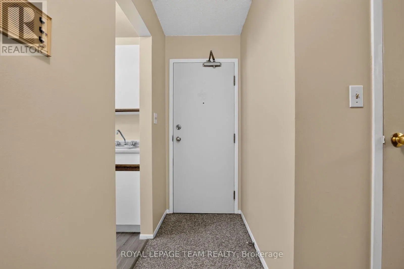 21 - 2 CHARLOTTE PLACE