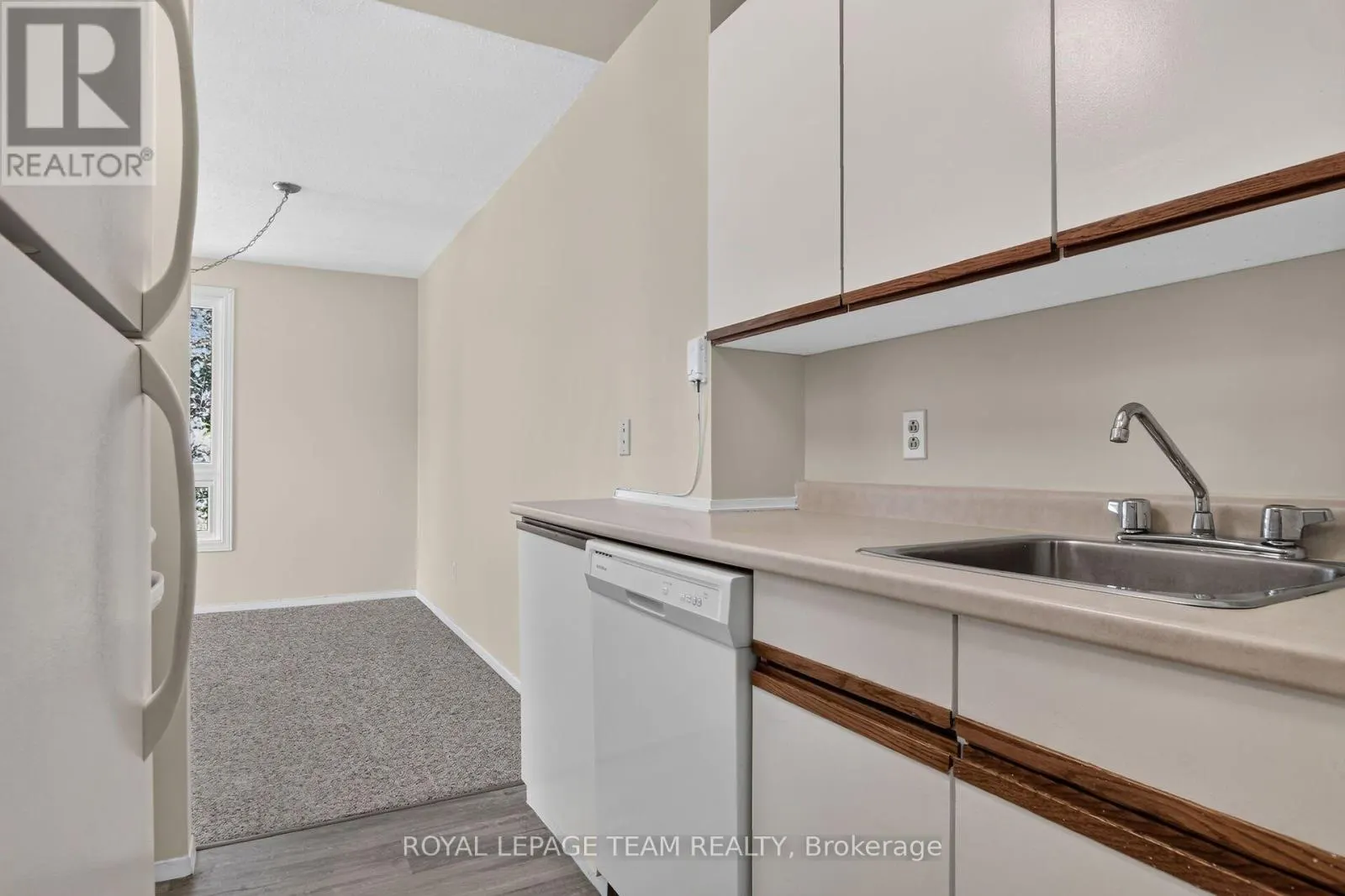 21 - 2 CHARLOTTE PLACE