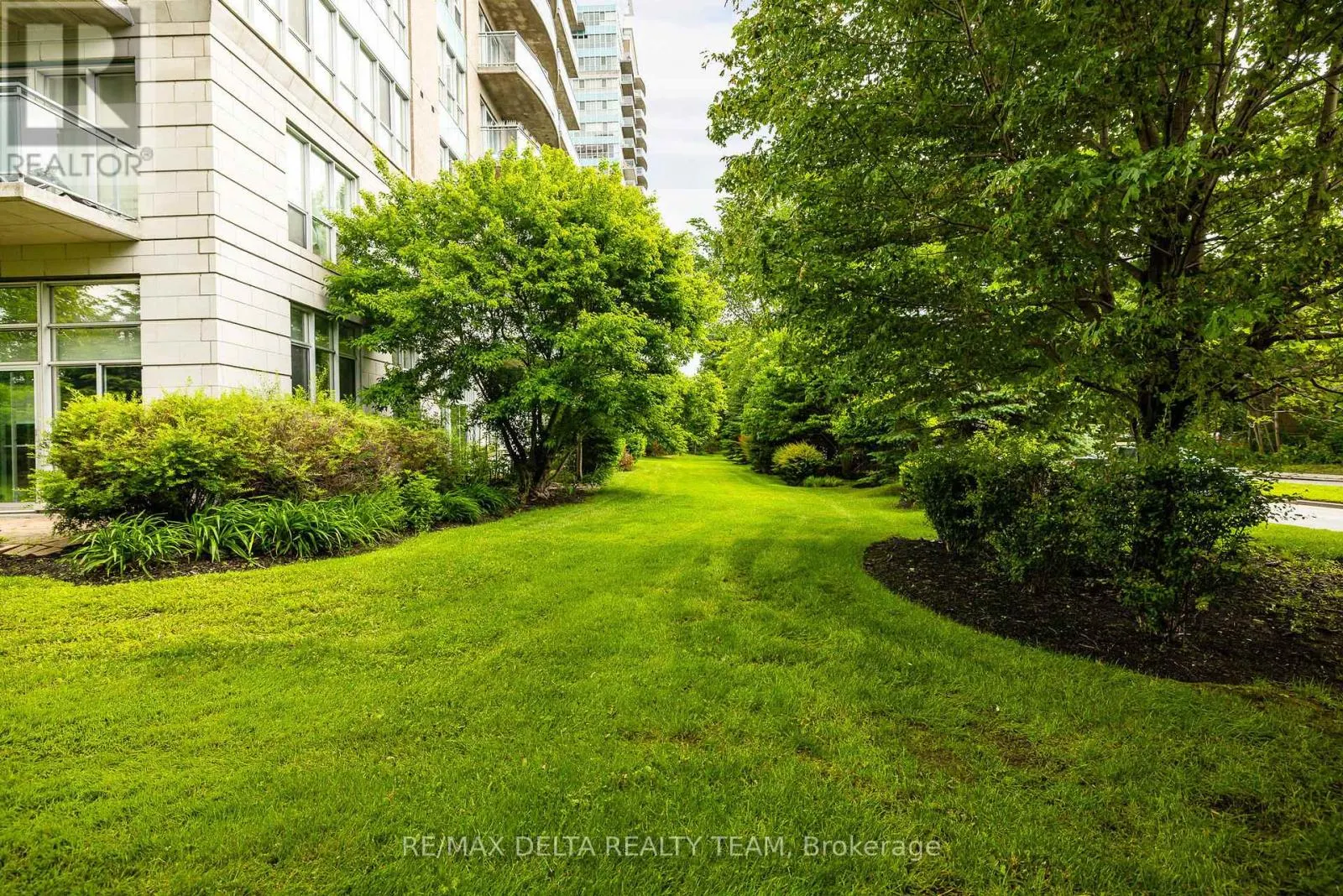 1207 - 70 LANDRY STREET