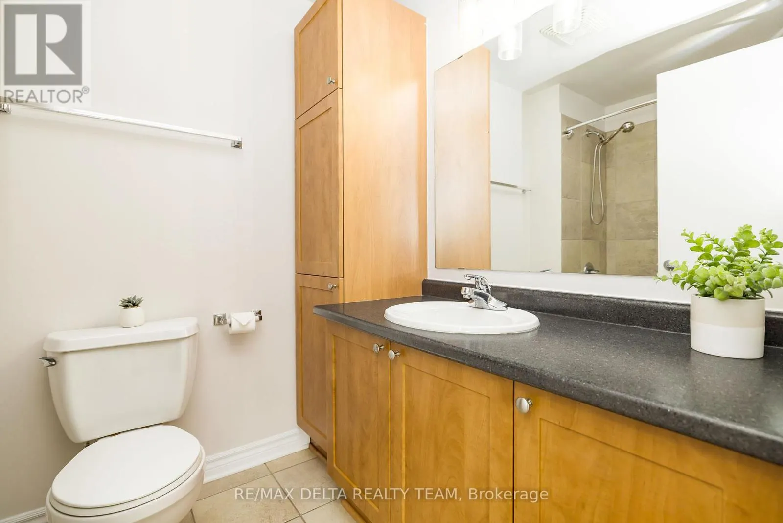 1207 - 70 LANDRY STREET