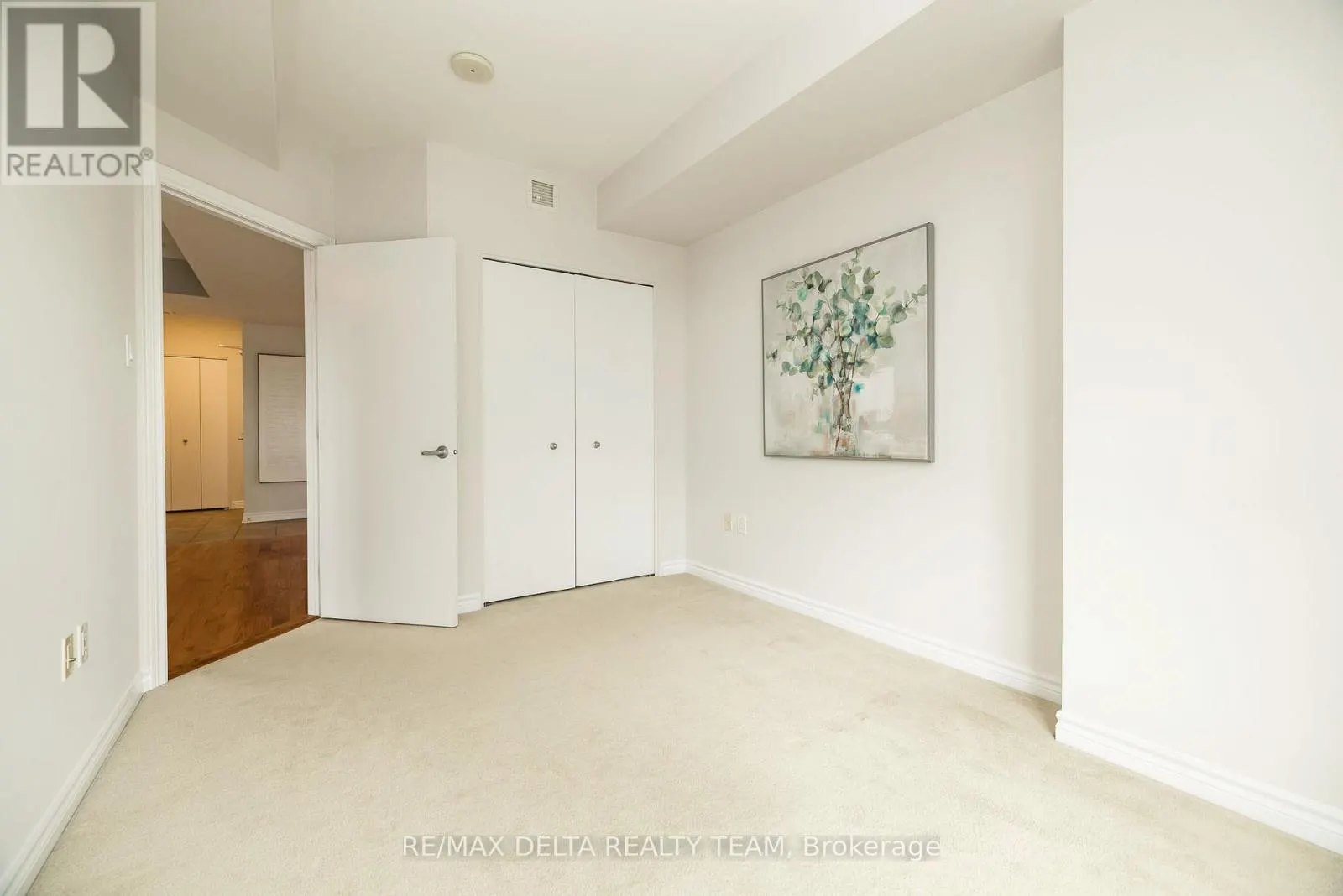 1207 - 70 LANDRY STREET