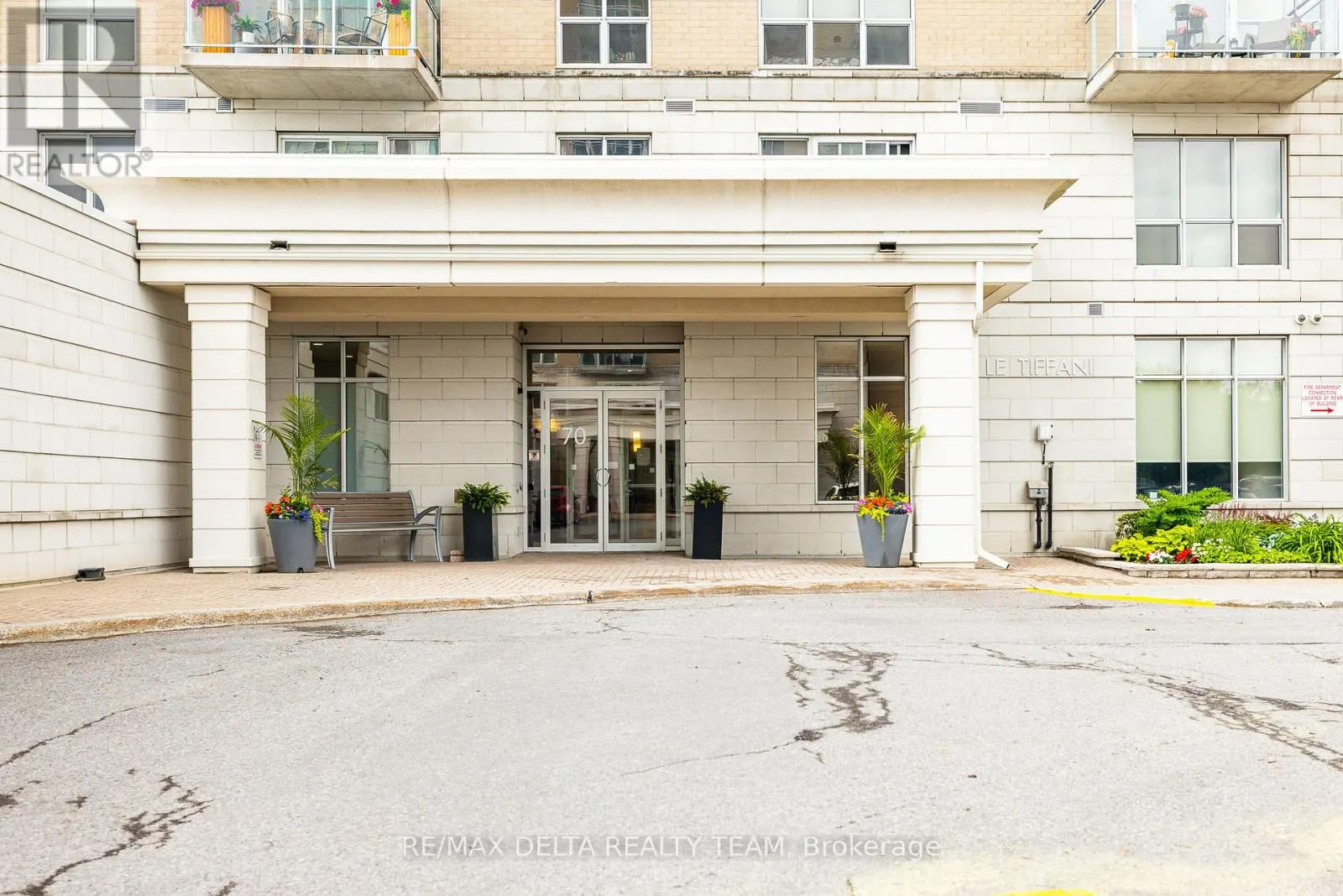 1207 - 70 LANDRY STREET