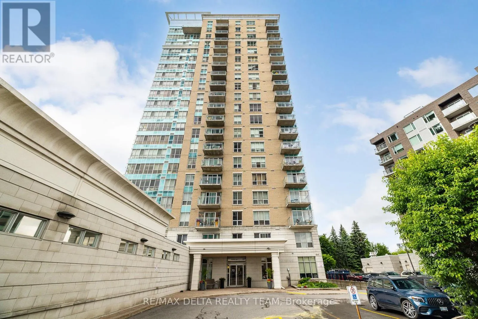 1207 - 70 LANDRY STREET