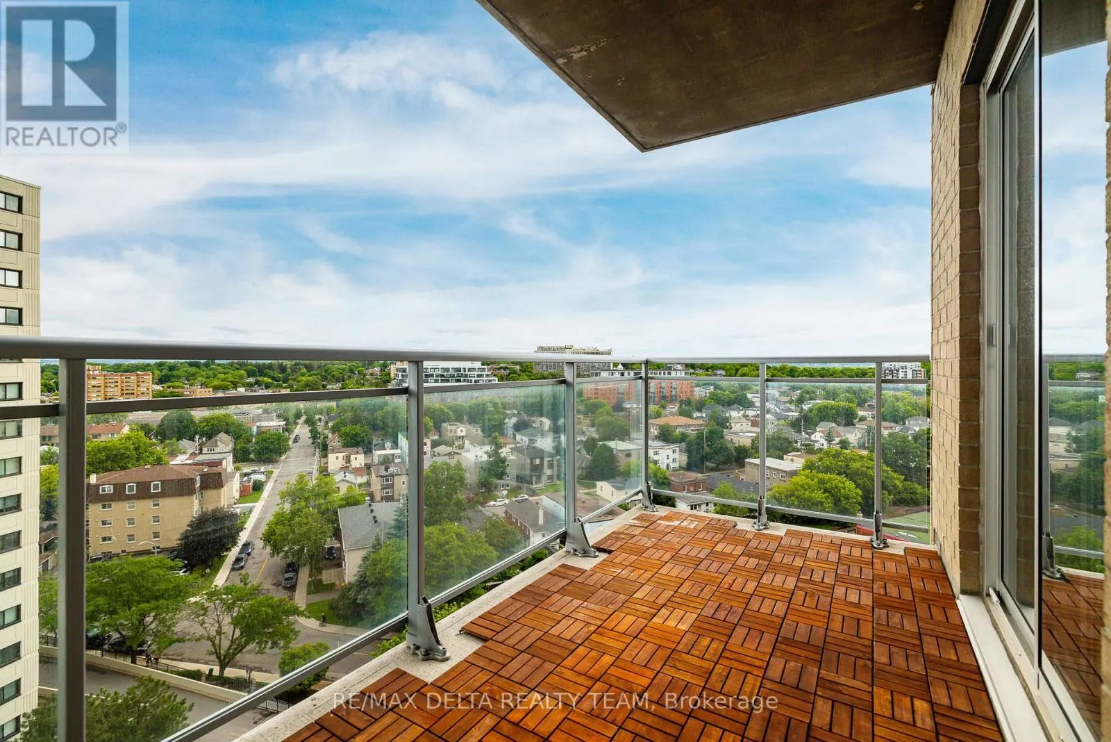 1207 - 70 LANDRY STREET
