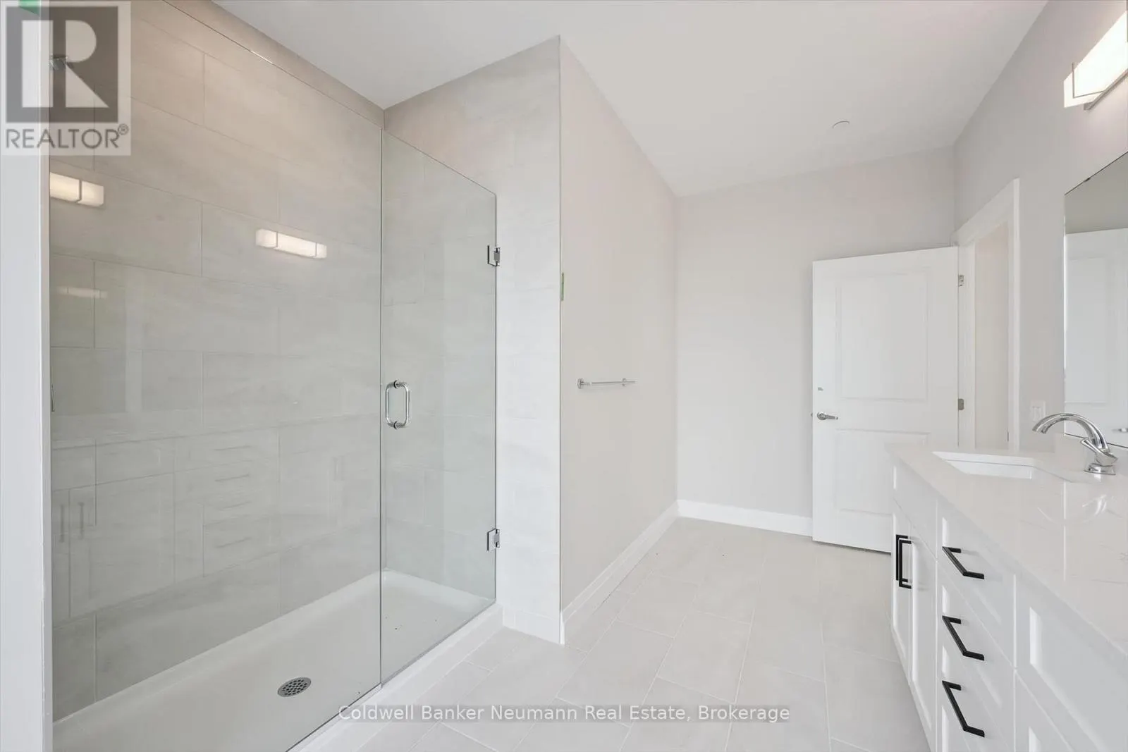 804 - 1882 GORDON STREET #804