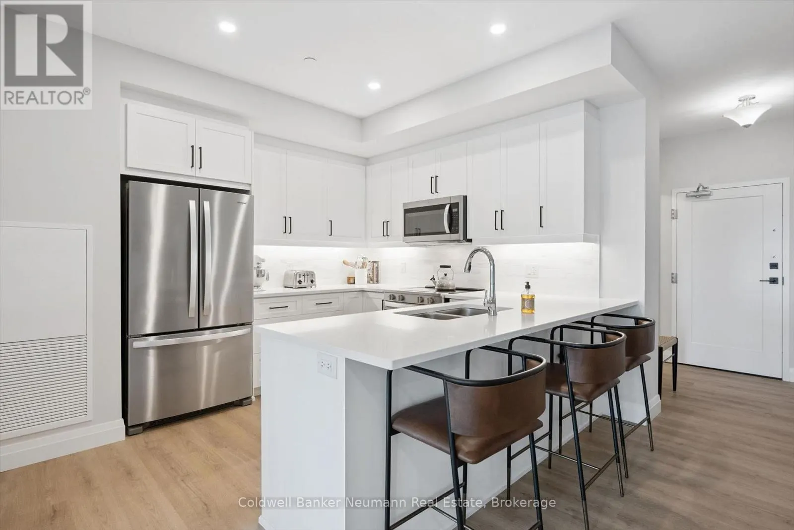521 - 1882 GORDON STREET #521