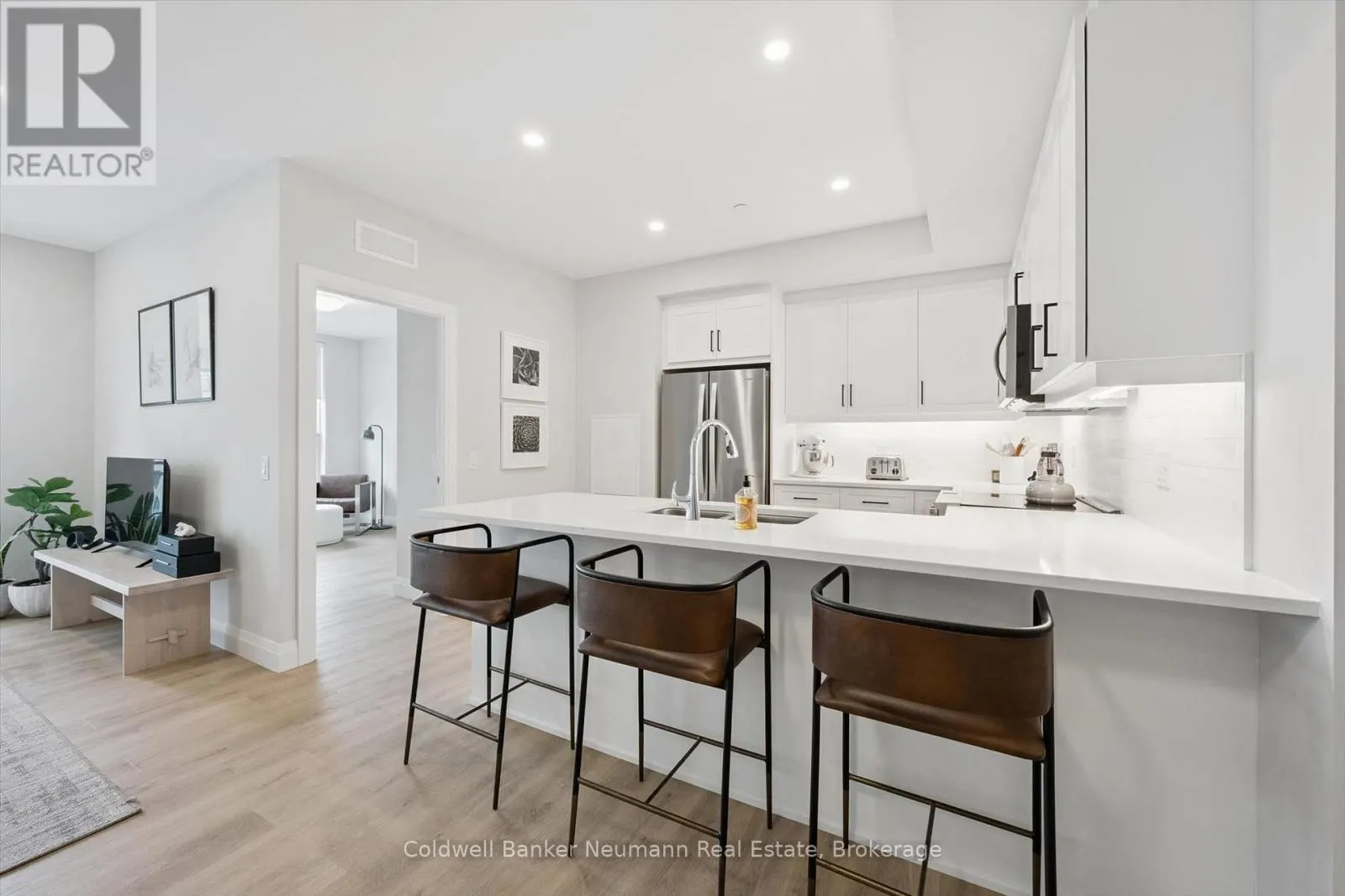 521 - 1882 GORDON STREET #521