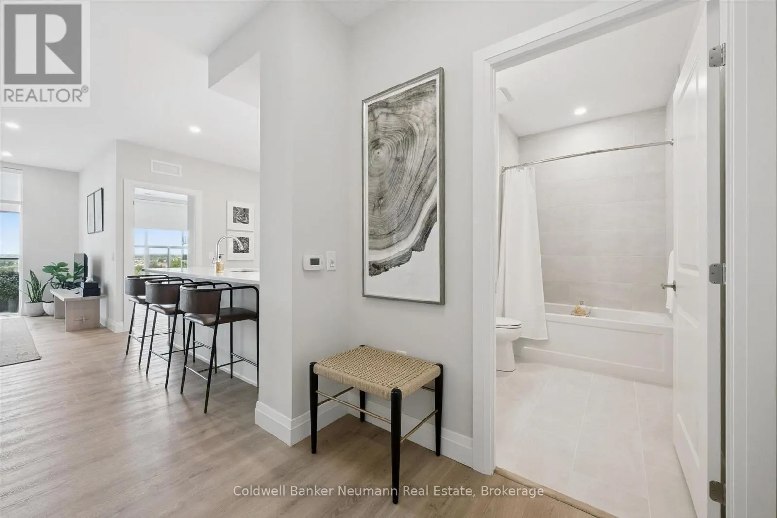 521 - 1882 GORDON STREET #521