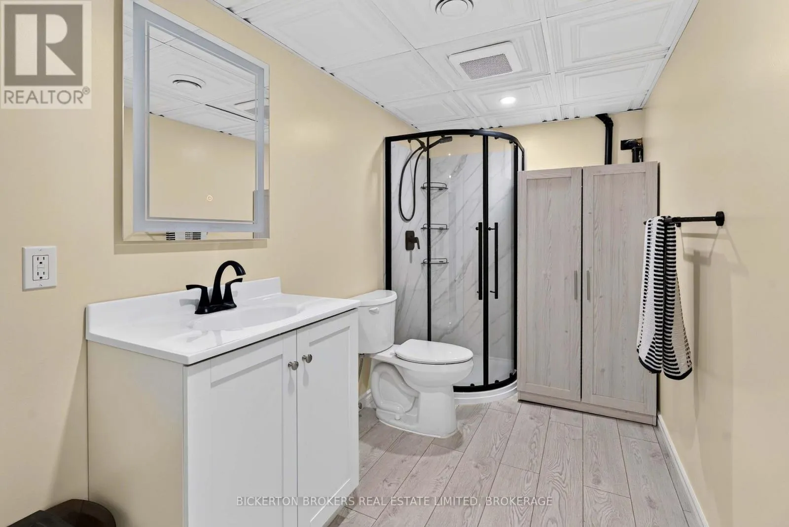 233 JOHNSON BAY LANE