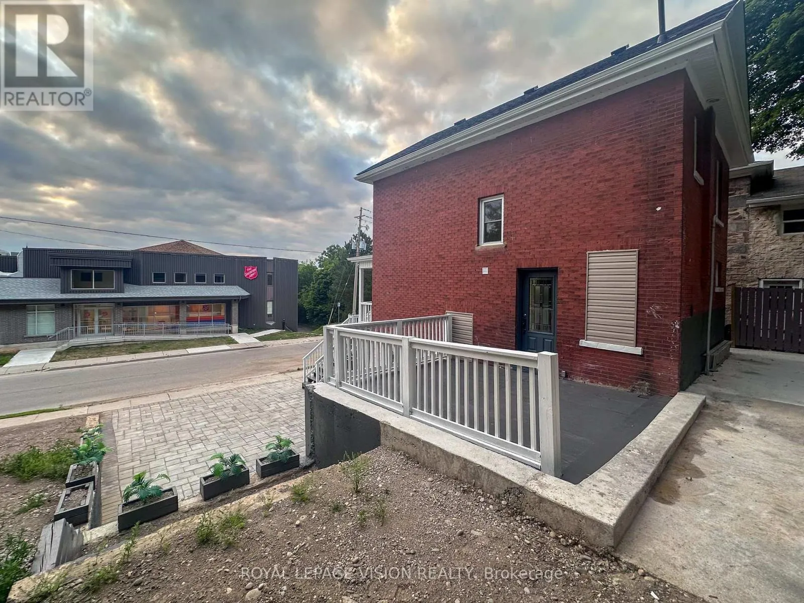 15 SHADE STREET
