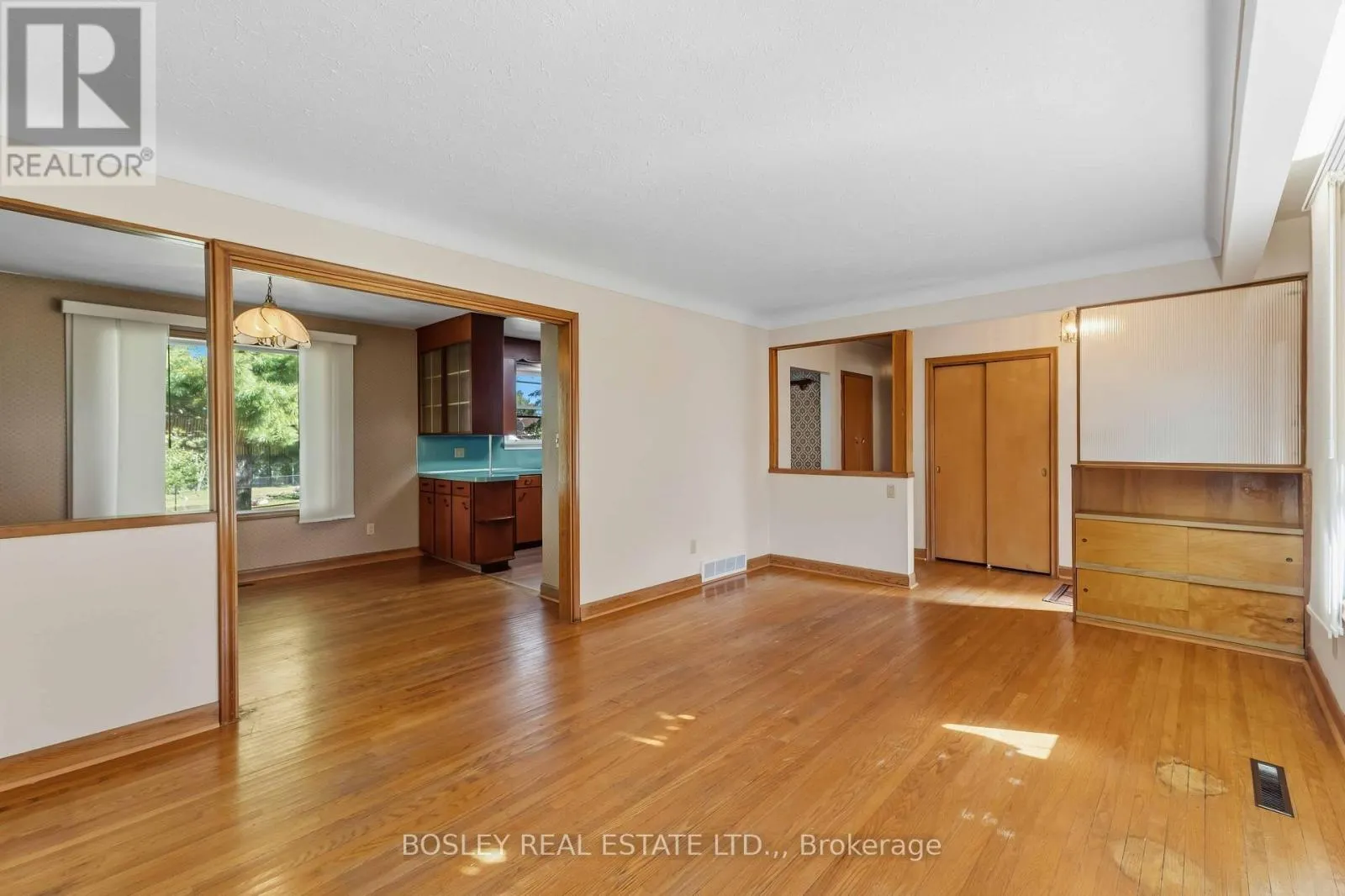 12 GLENHURST CIRCLE