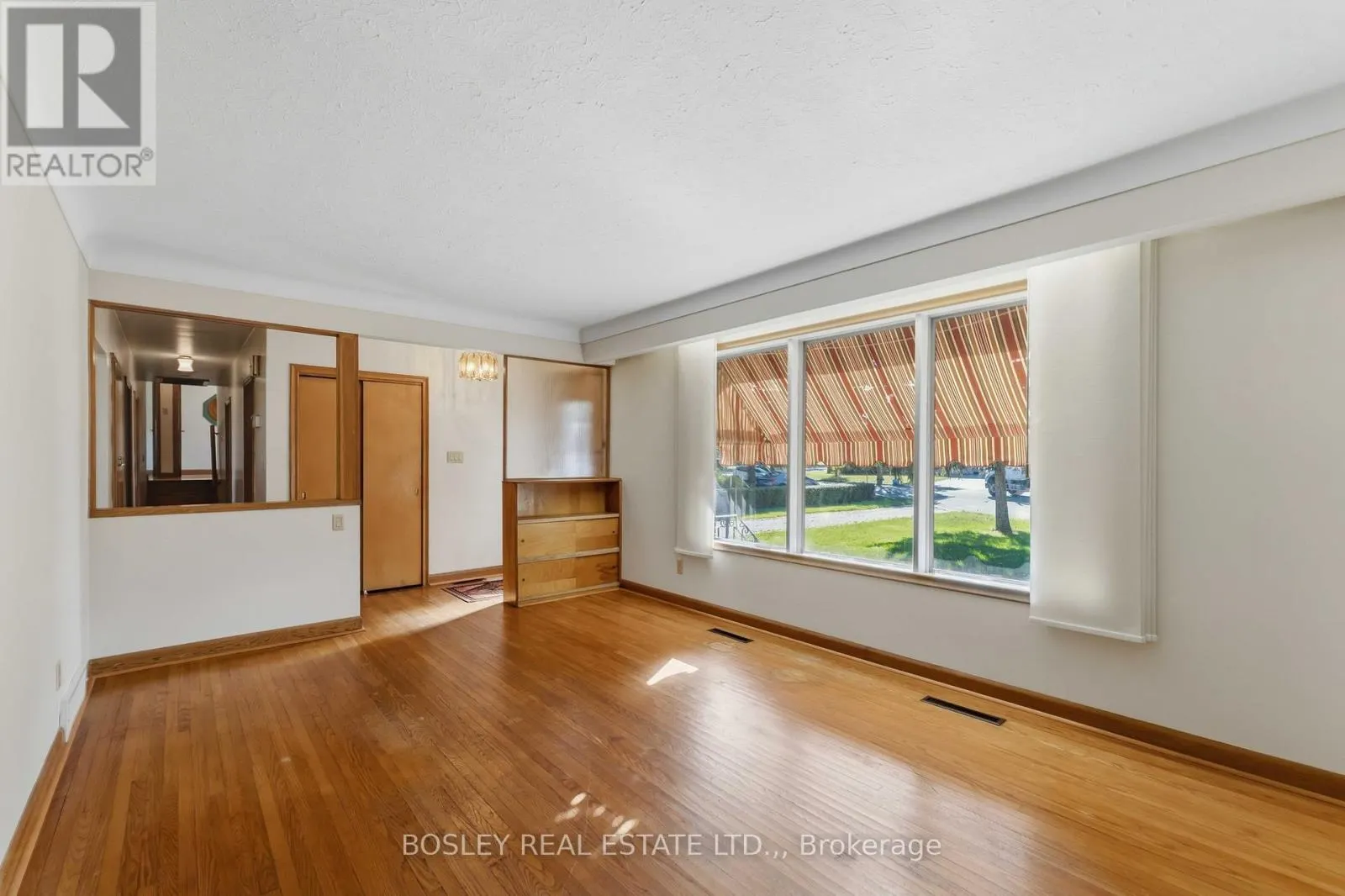 12 GLENHURST CIRCLE