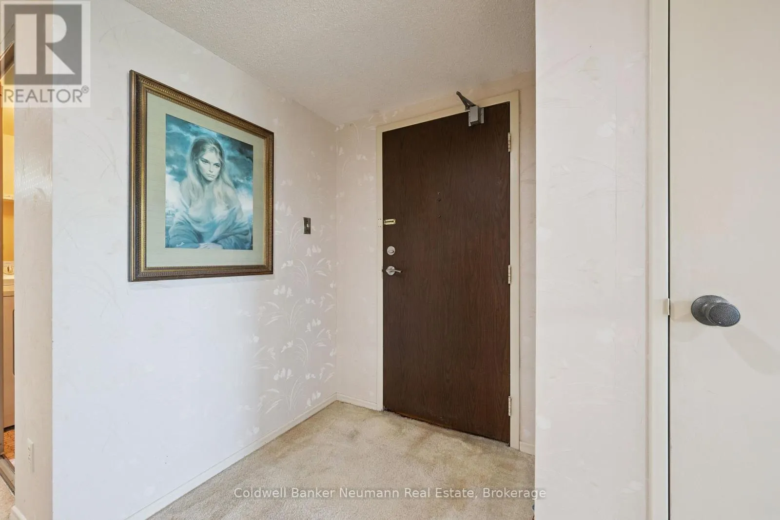 305 - 23 WOODLAWN ROAD E #305