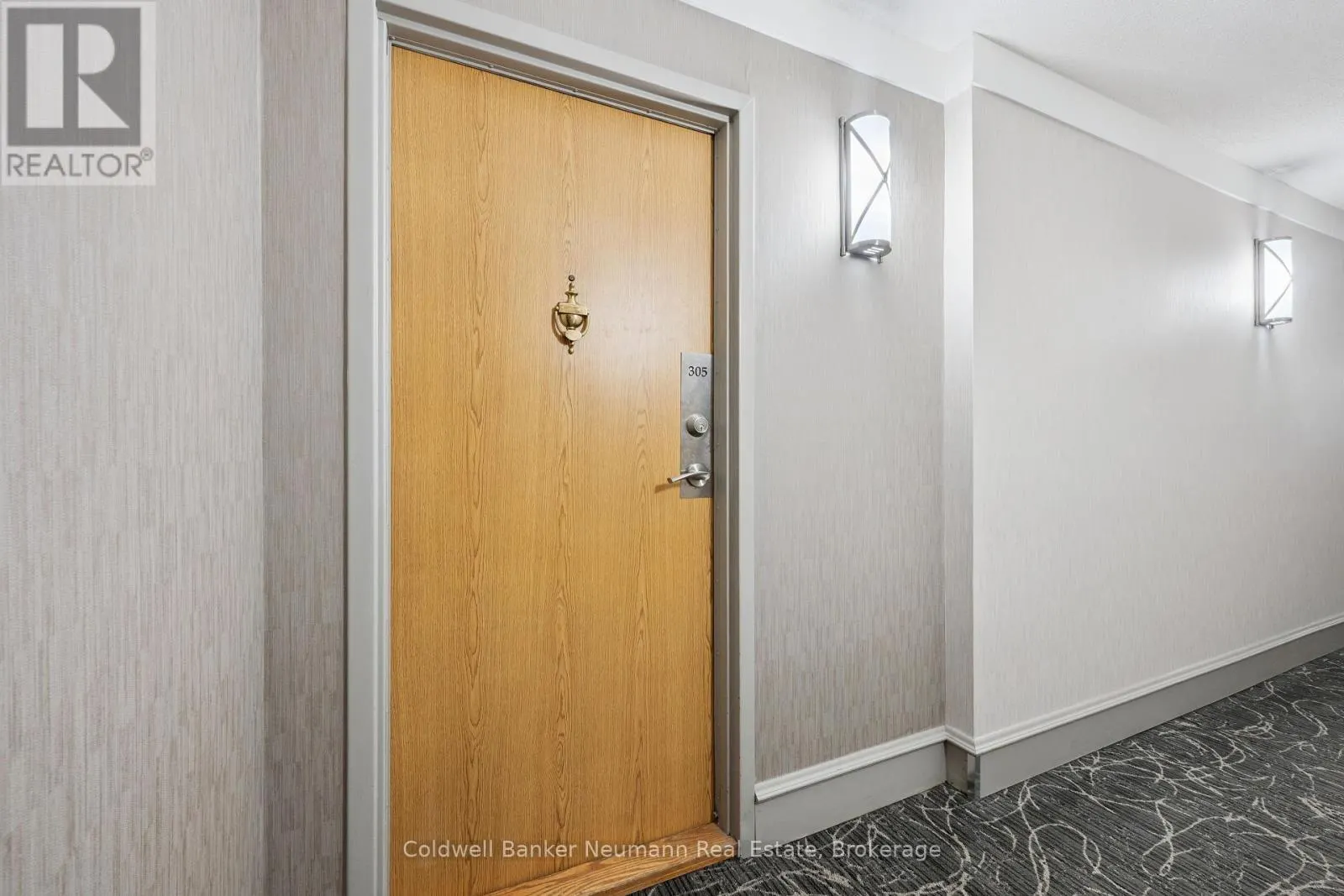 305 - 23 WOODLAWN ROAD E #305