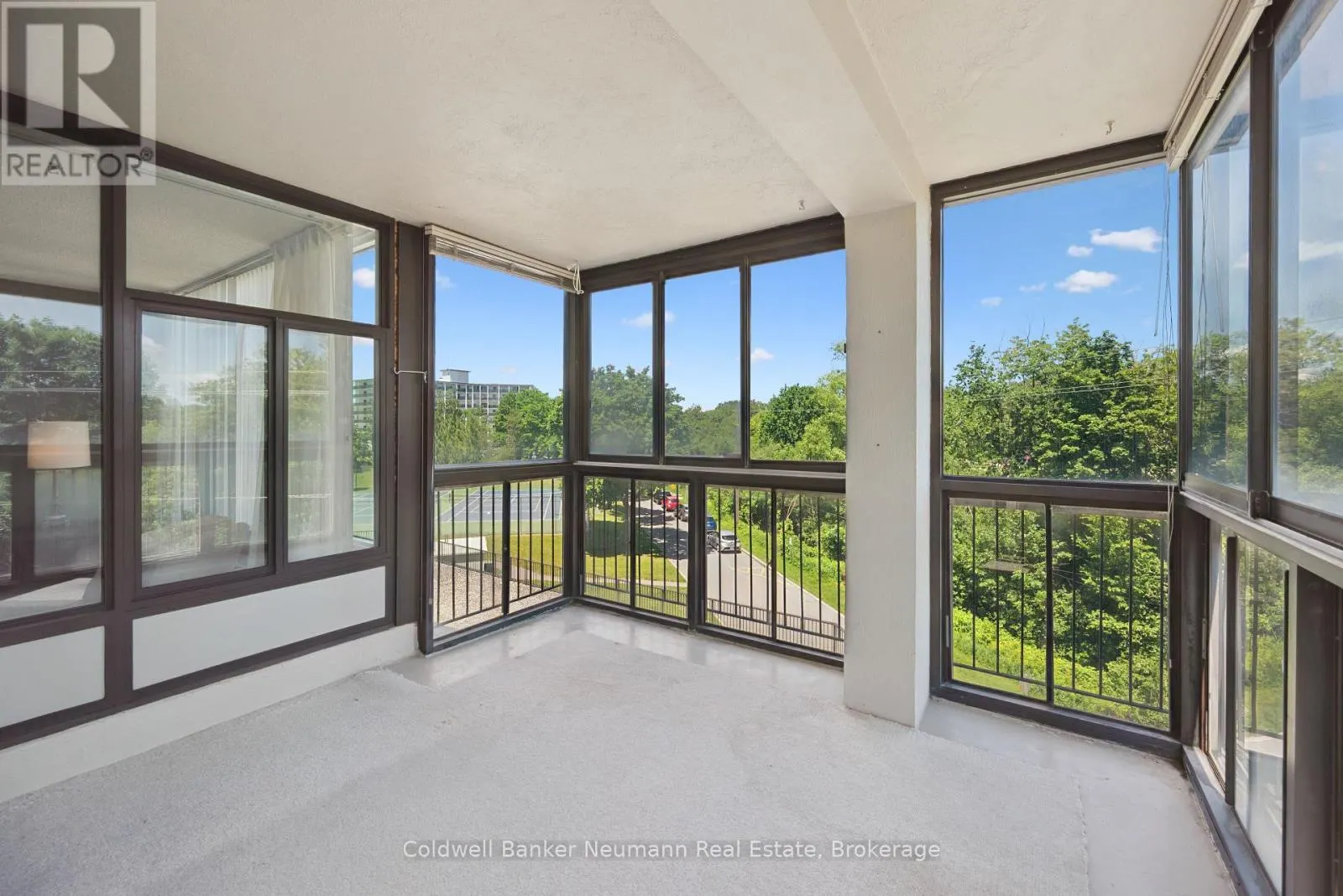 305 - 23 WOODLAWN ROAD E #305