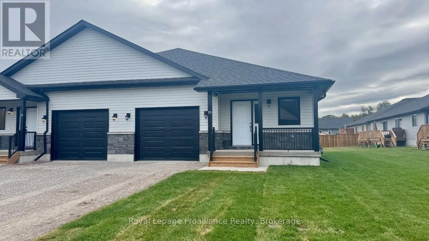 48 MACKENZIE JOHN CRESCENT