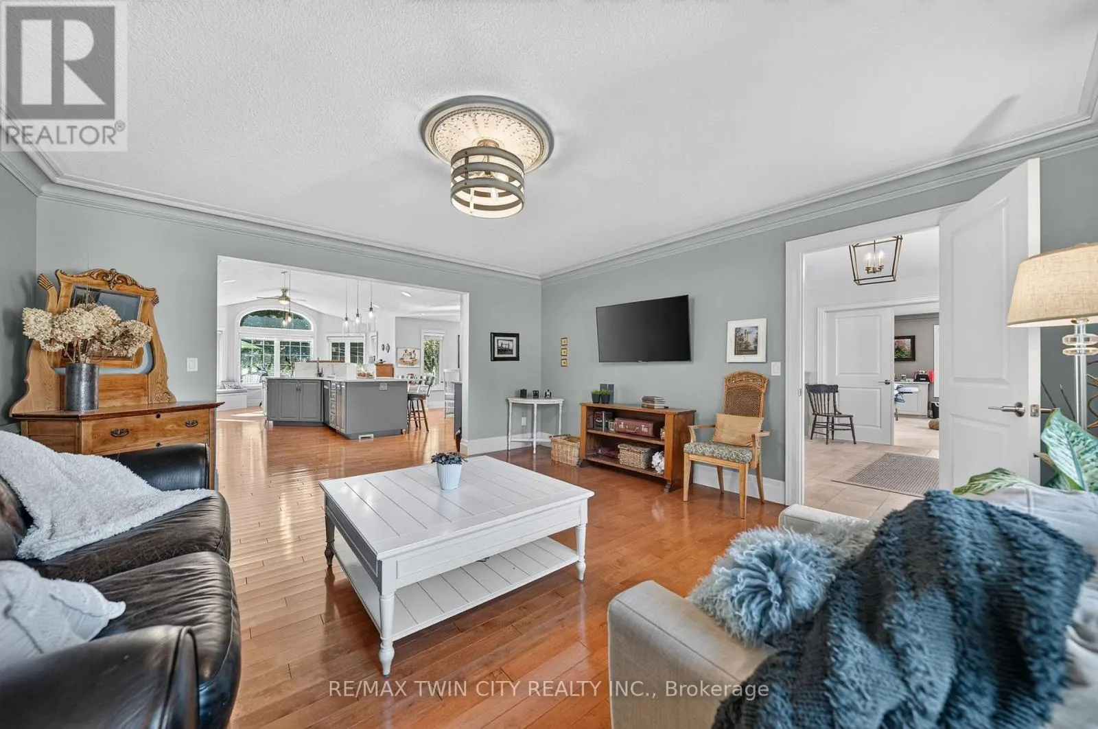 6 ELDALE ROAD
