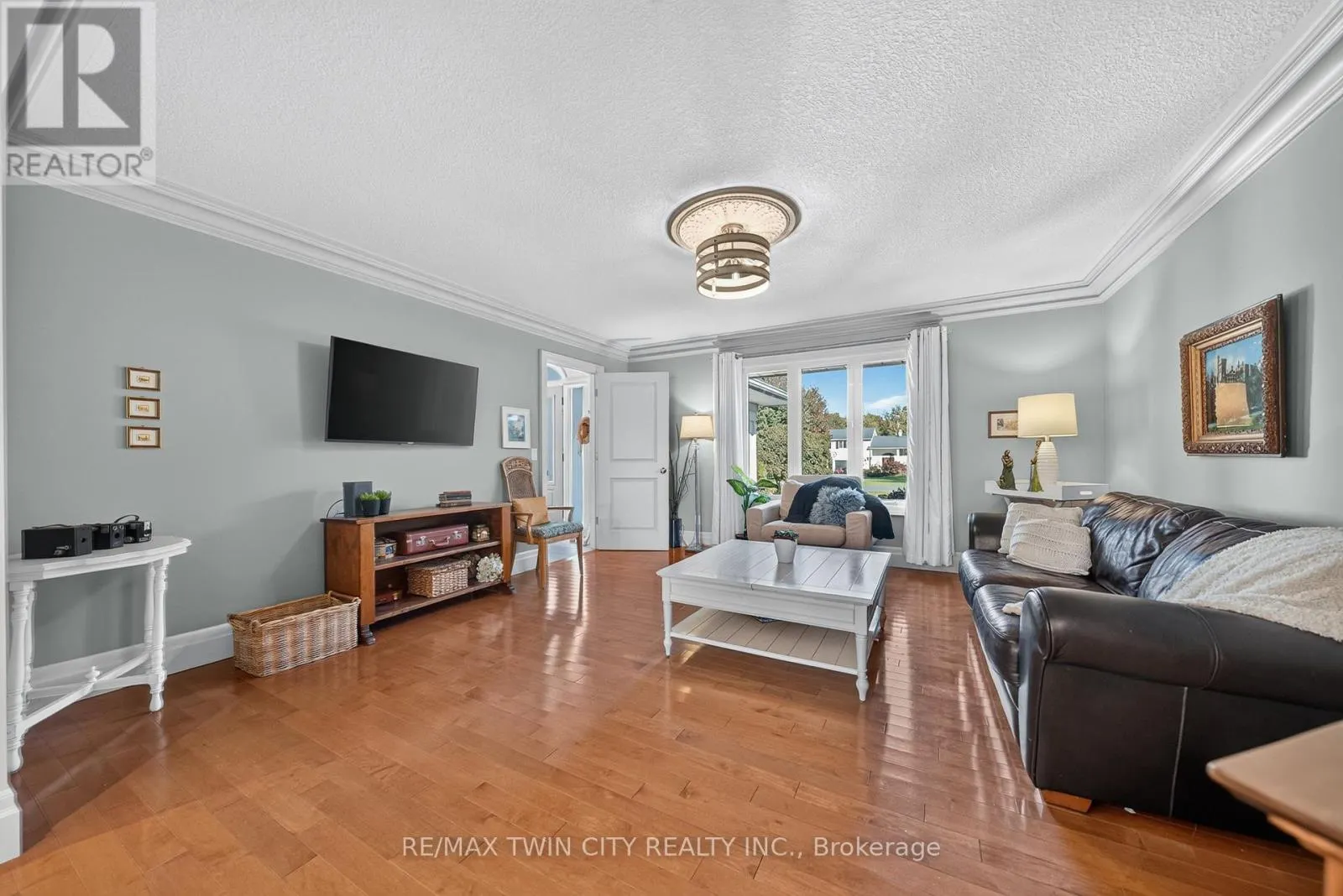 6 ELDALE ROAD