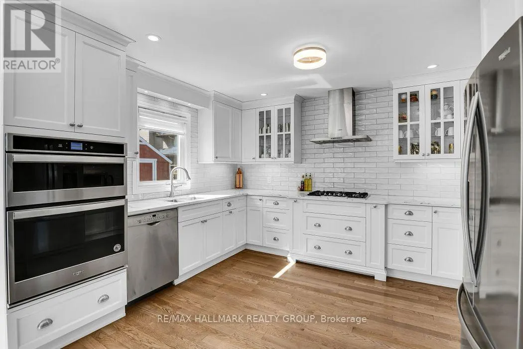 1687 ORFORD CRESCENT