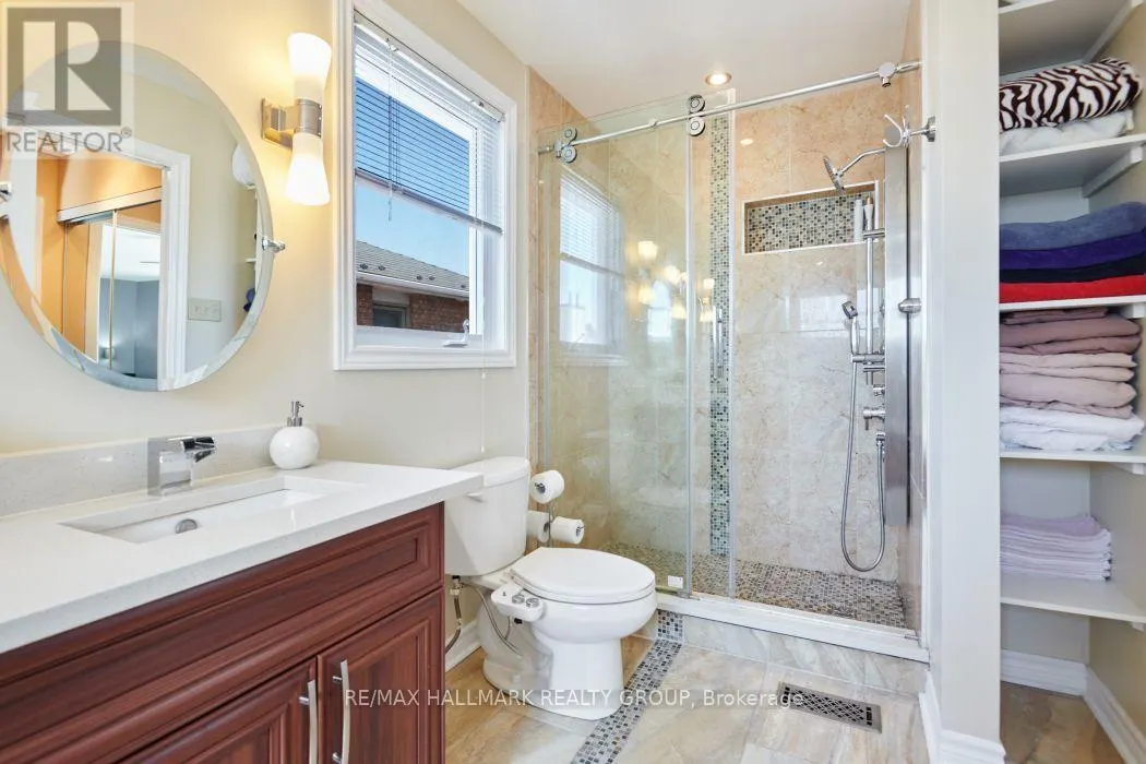1687 ORFORD CRESCENT