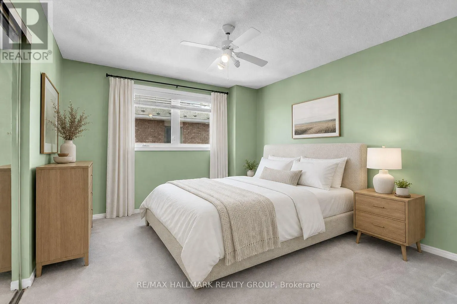1687 ORFORD CRESCENT